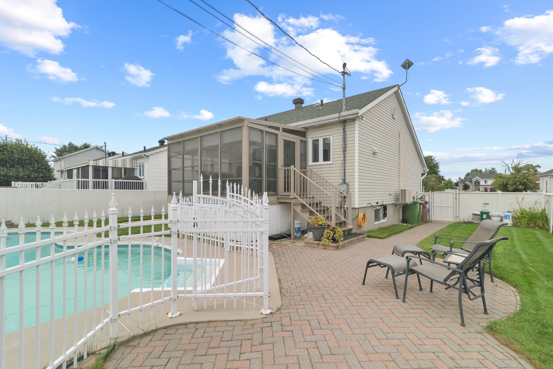 









108


Rue Vanier

,
Saint-Constant,




QC
J5A2J9


