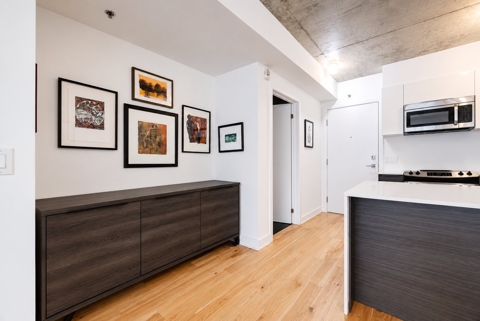 









235


Rue Peel

, 1006,
Montréal (Le Sud-Ouest),




QC
H3C0P8

