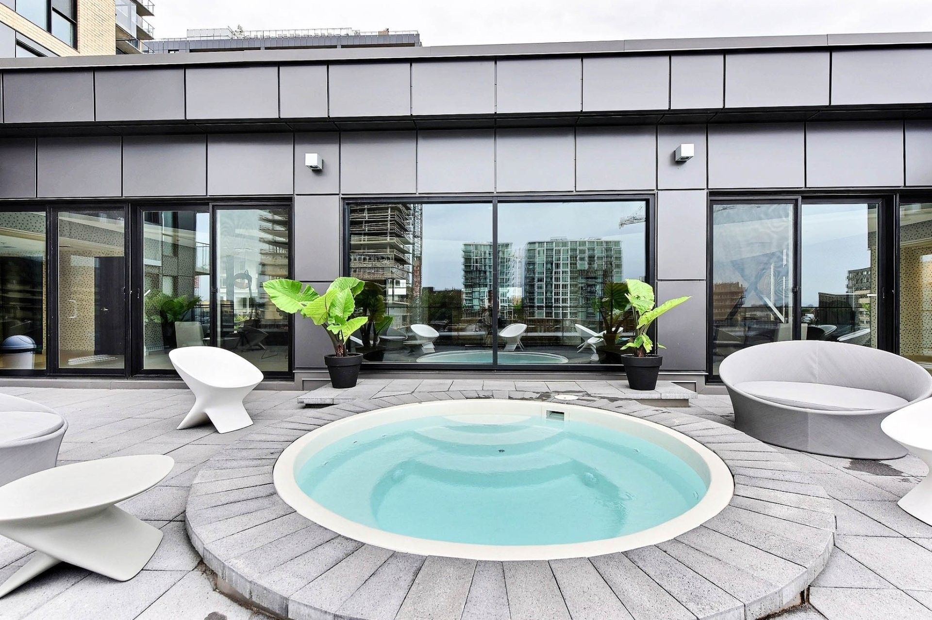 









235


Rue Peel

, 1006,
Montréal (Le Sud-Ouest),




QC
H3C0P8

