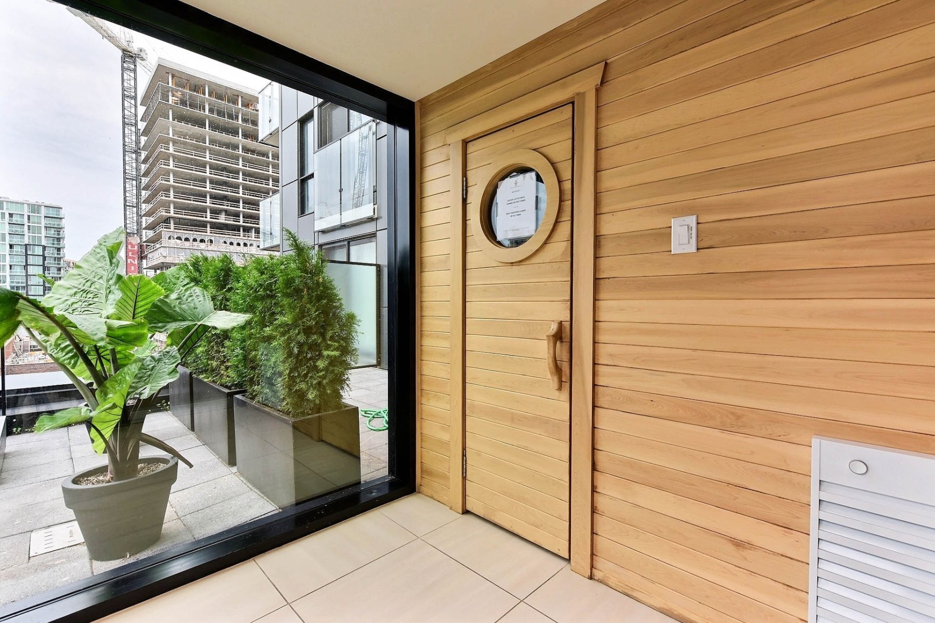 









235


Rue Peel

, 1006,
Montréal (Le Sud-Ouest),




QC
H3C0P8

