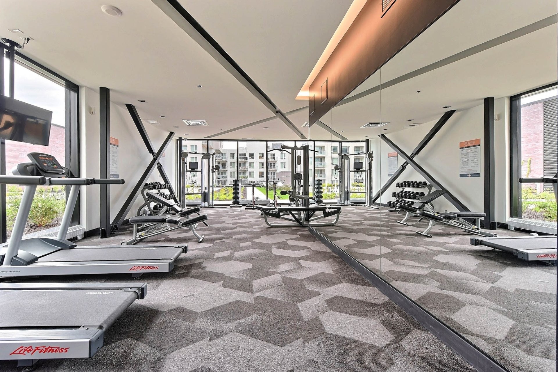 









235


Rue Peel

, 1006,
Montréal (Le Sud-Ouest),




QC
H3C0P8

