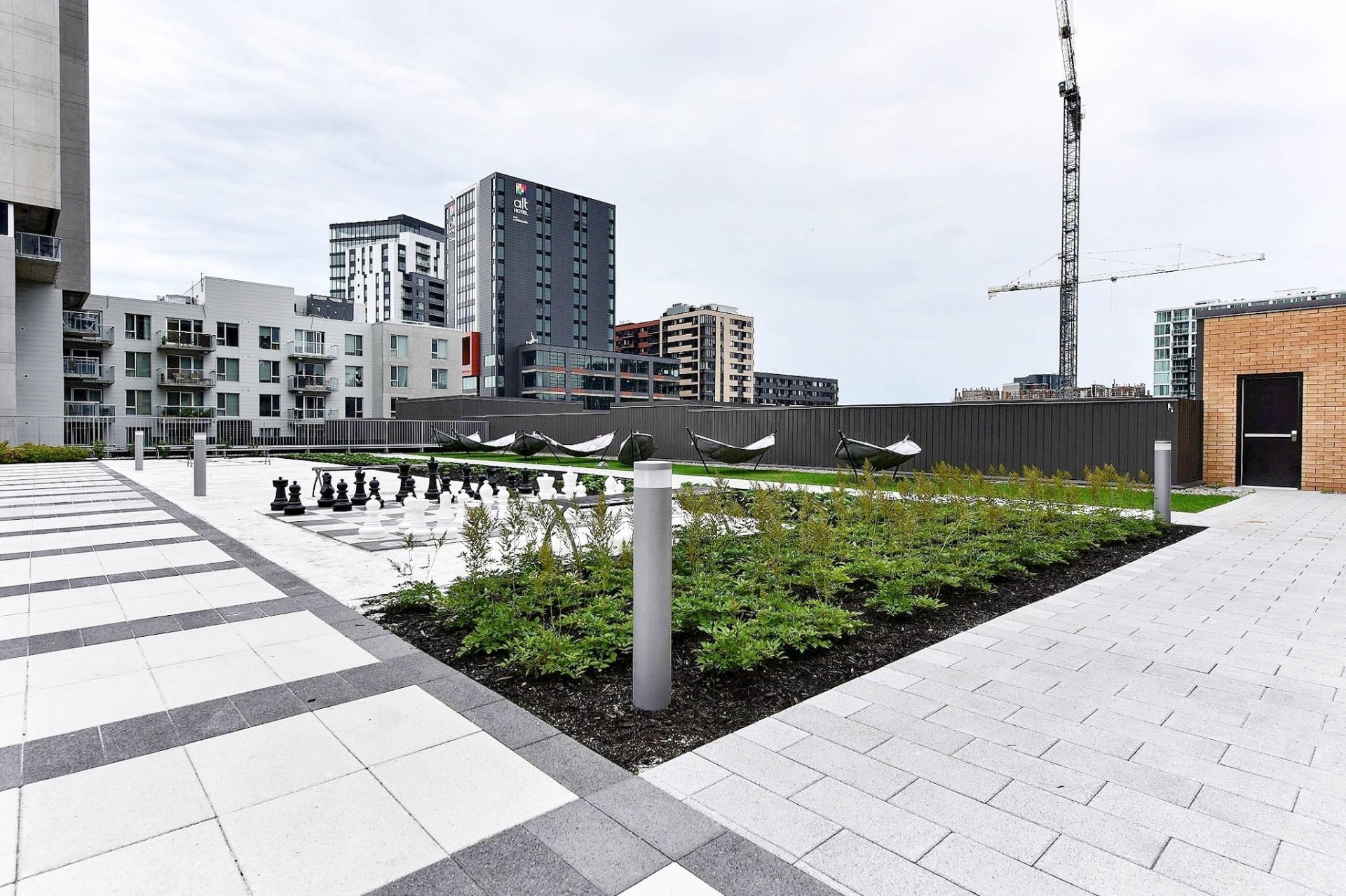 









235


Rue Peel

, 1006,
Montréal (Le Sud-Ouest),




QC
H3C0P8

