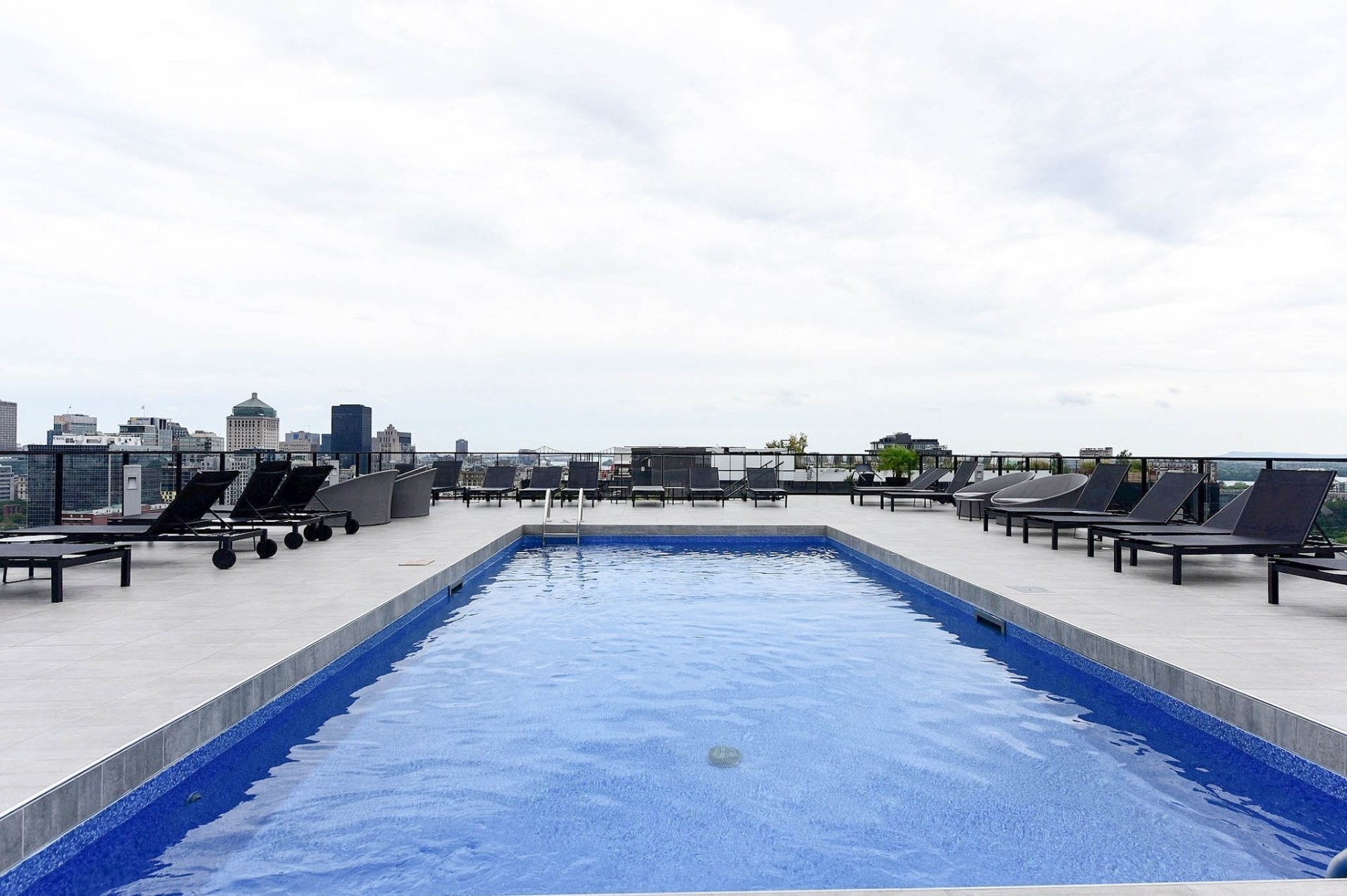 









235


Rue Peel

, 1006,
Montréal (Le Sud-Ouest),




QC
H3C0P8

