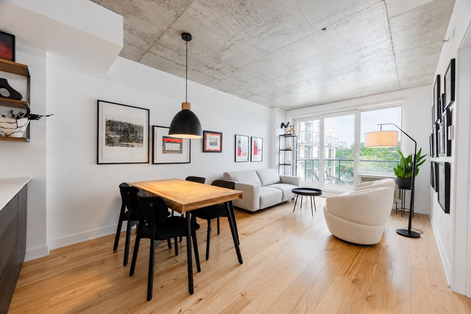 









235


Rue Peel

, 1006,
Montréal (Le Sud-Ouest),




QC
H3C0P8

