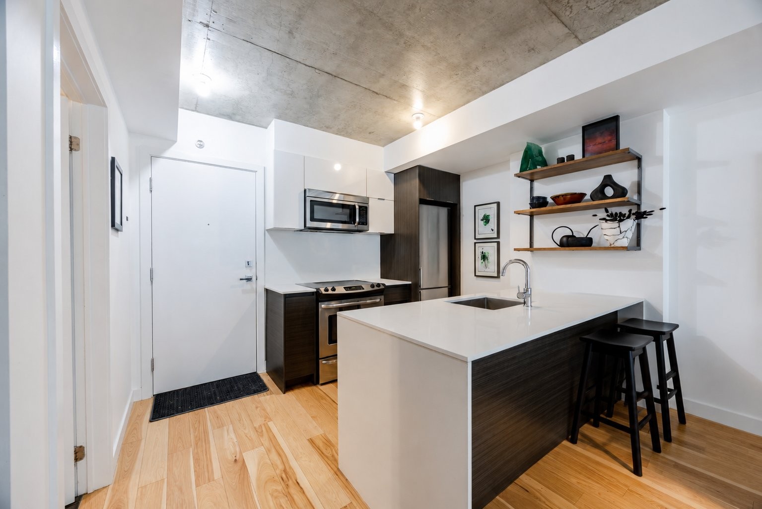 









235


Rue Peel

, 1006,
Montréal (Le Sud-Ouest),




QC
H3C0P8

