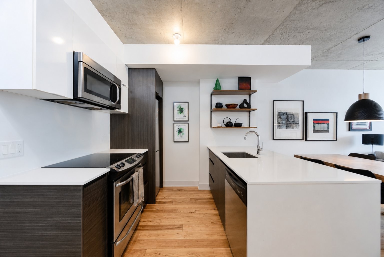 









235


Rue Peel

, 1006,
Montréal (Le Sud-Ouest),




QC
H3C0P8

