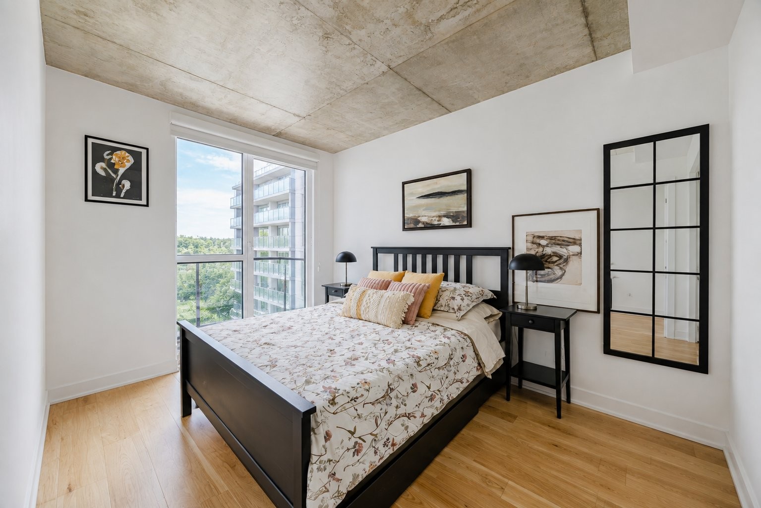 









235


Rue Peel

, 1006,
Montréal (Le Sud-Ouest),




QC
H3C0P8

