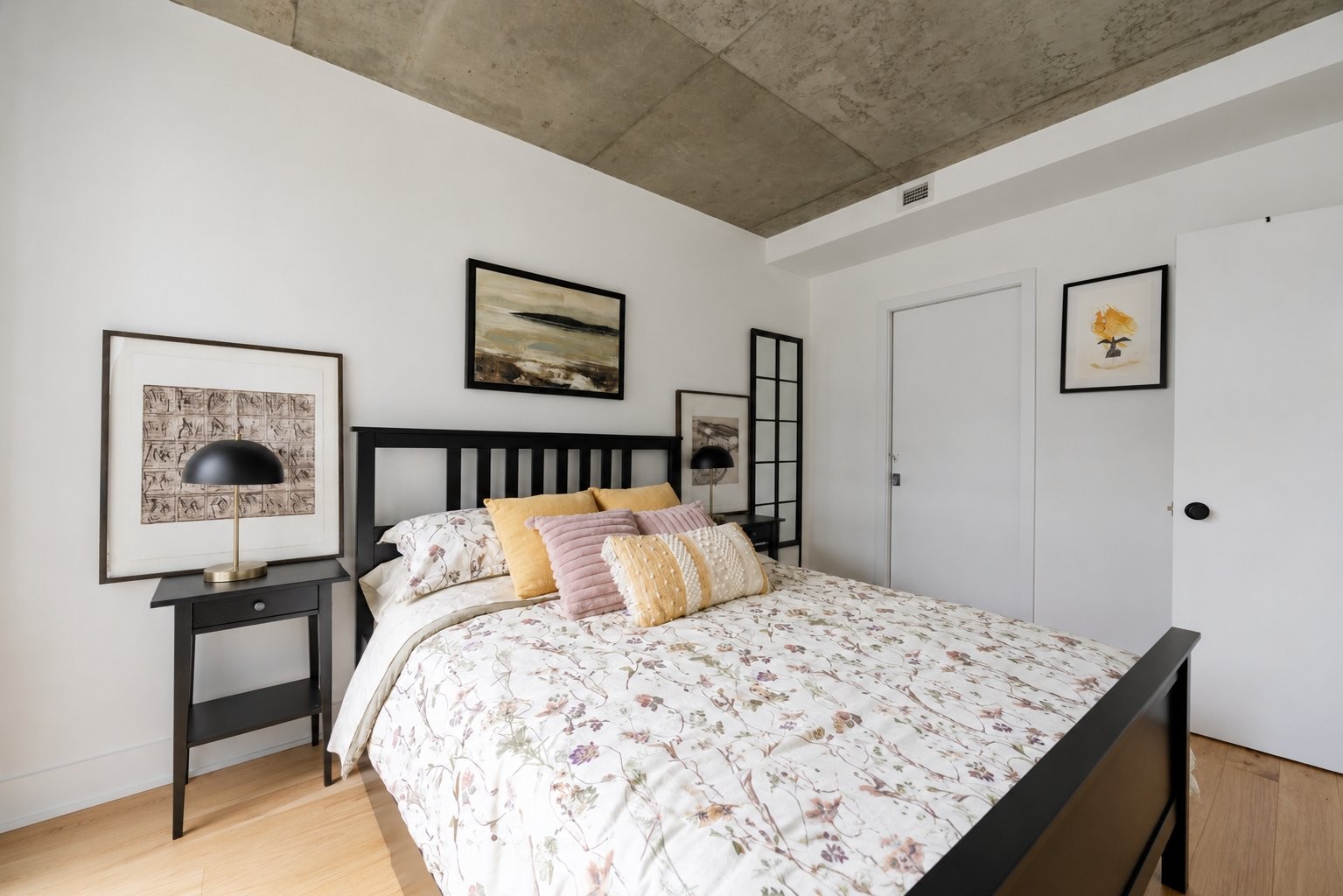 









235


Rue Peel

, 1006,
Montréal (Le Sud-Ouest),




QC
H3C0P8

