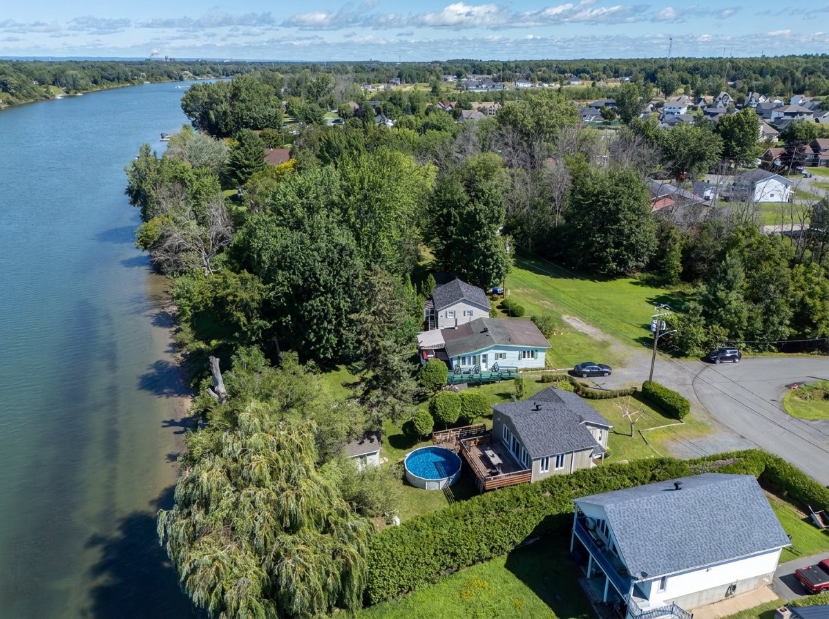 









61


Rue Alphonse

,
Sainte-Victoire-de-Sorel,




QC
J0G1T0

