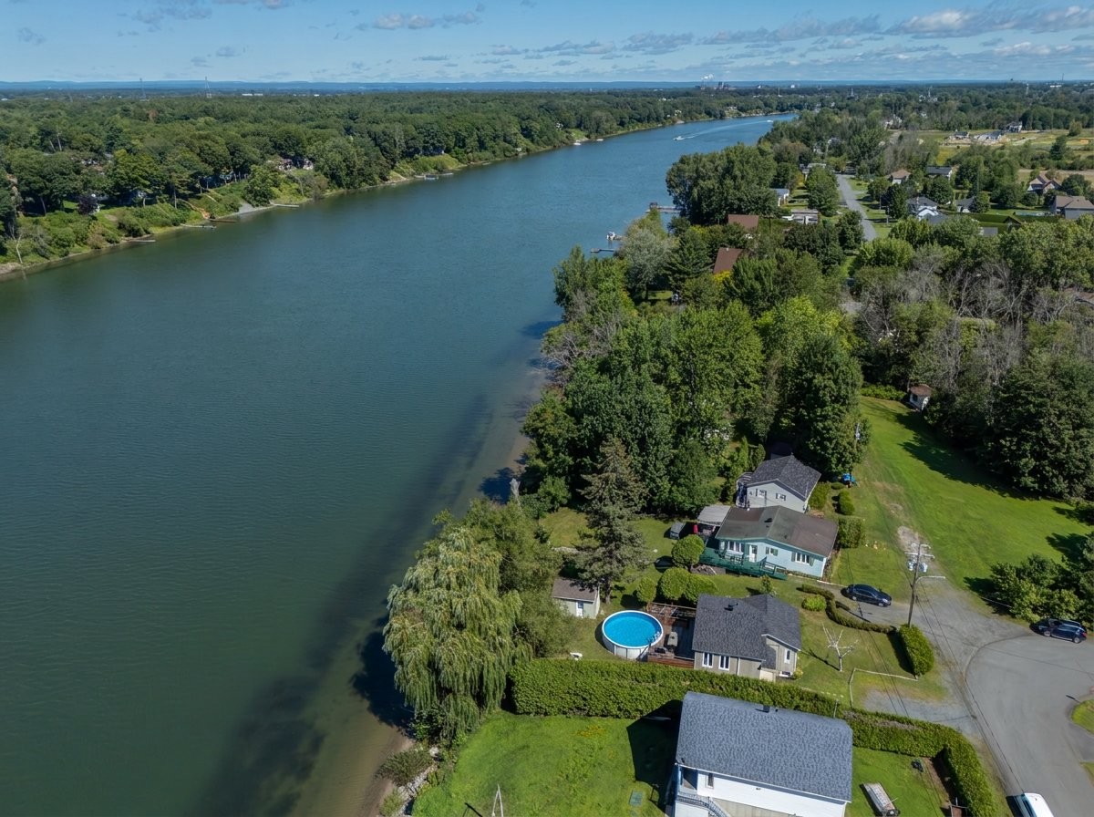 









61


Rue Alphonse

,
Sainte-Victoire-de-Sorel,




QC
J0G1T0

