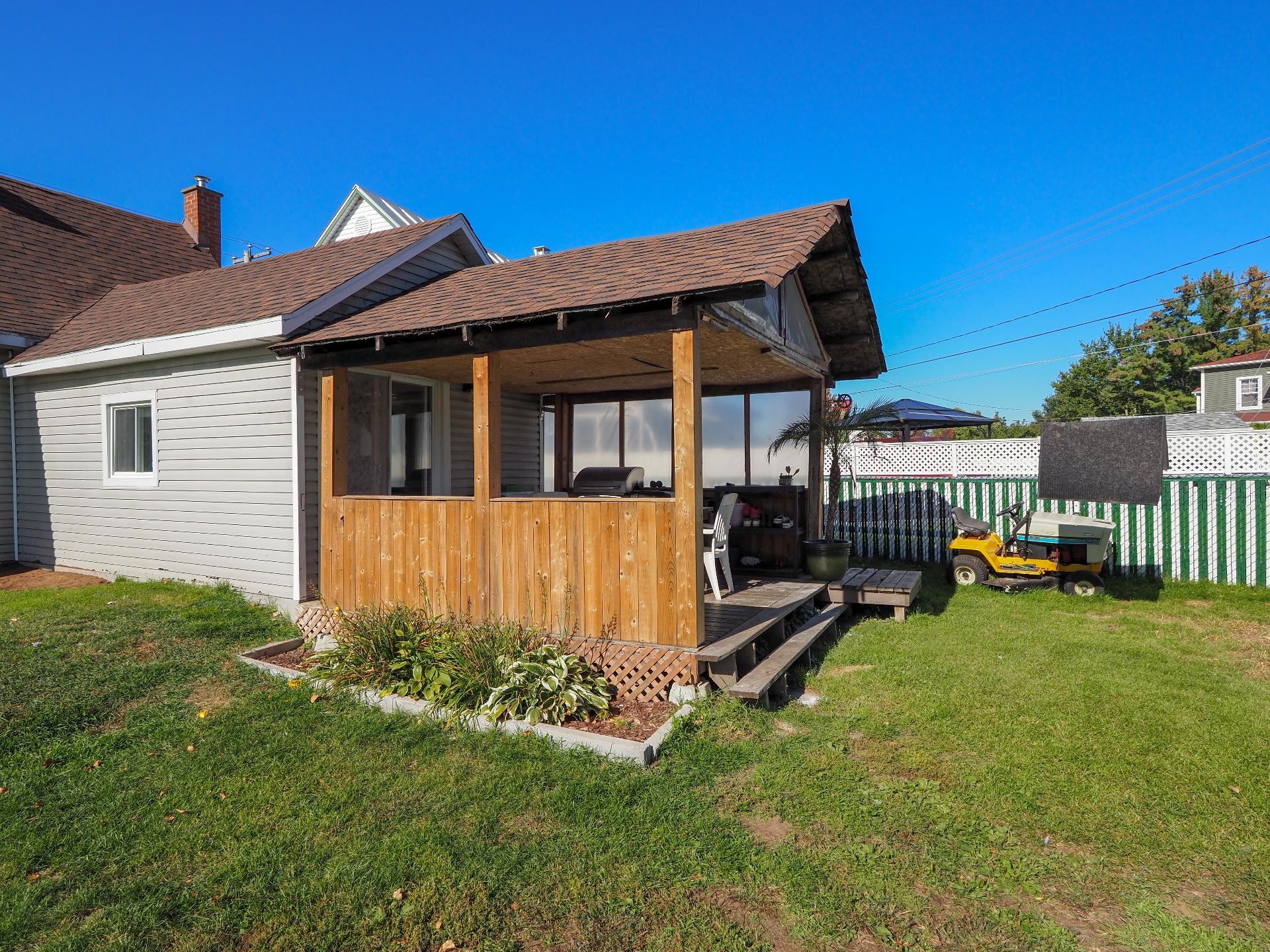 









11650


Rue Notre-Dame O.

,
Trois-Rivières,




QC
G9B6W4

