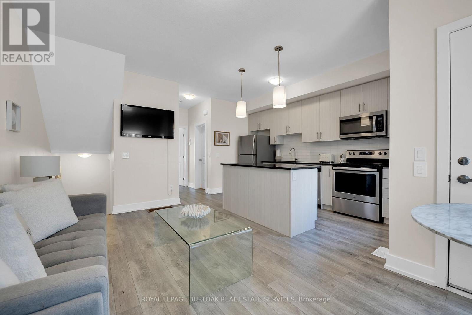 












9 - 115 SHOREVIEW PLACE

,
Hamilton,




Ontario
L8E0K4


