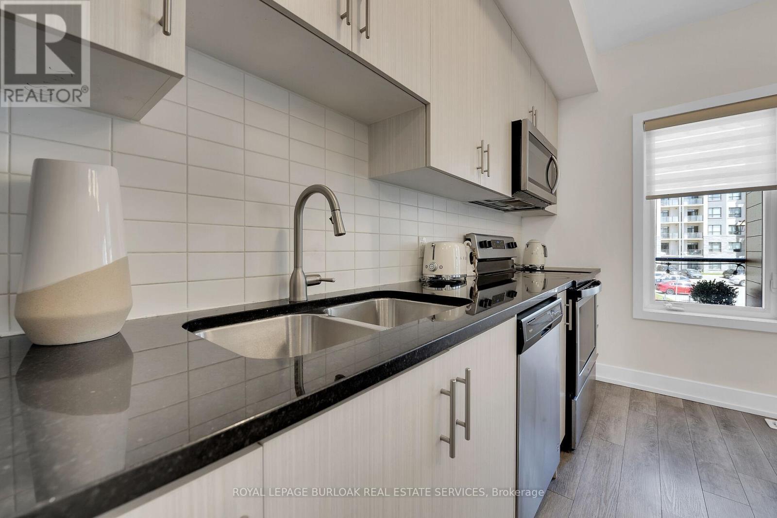 












9 - 115 SHOREVIEW PLACE

,
Hamilton,




Ontario
L8E0K4

