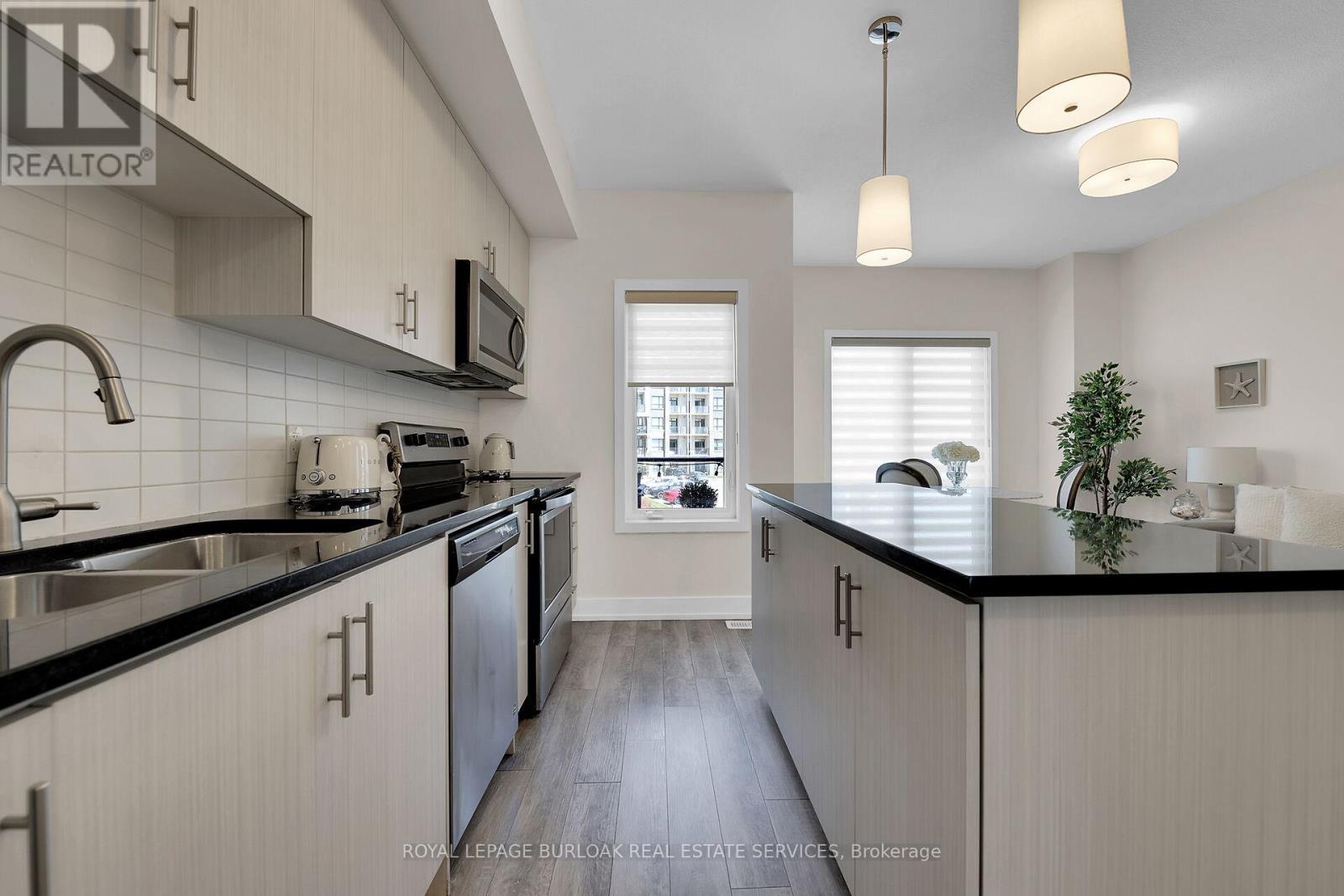 












9 - 115 SHOREVIEW PLACE

,
Hamilton,




Ontario
L8E0K4

