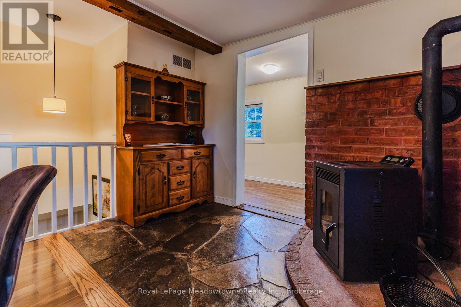 












5013 ERAMOSA-ERIN TOWNLINE

,
Erin,




Ontario
N0B2K0

