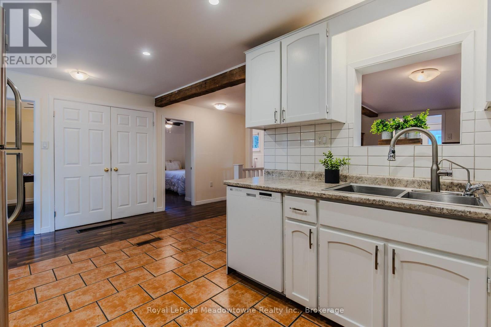 












5013 ERAMOSA-ERIN TOWNLINE

,
Erin,




Ontario
N0B2K0


