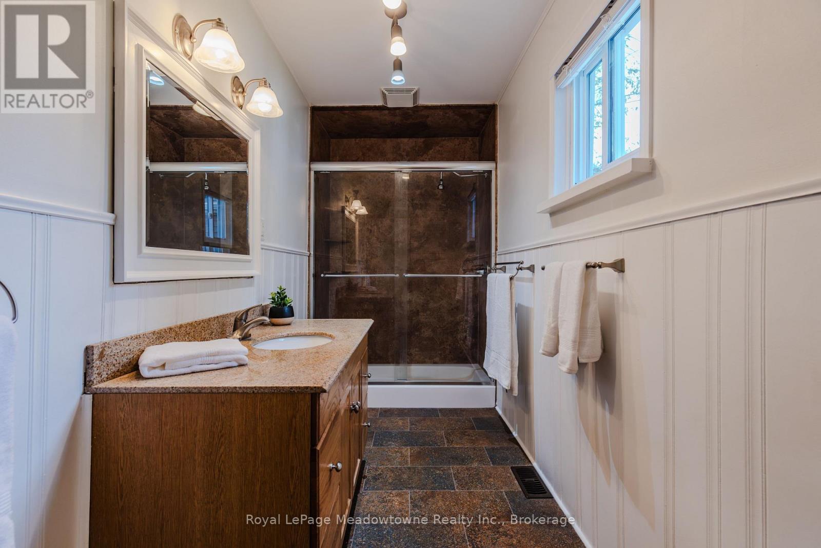












5013 ERAMOSA-ERIN TOWNLINE

,
Erin,




Ontario
N0B2K0


