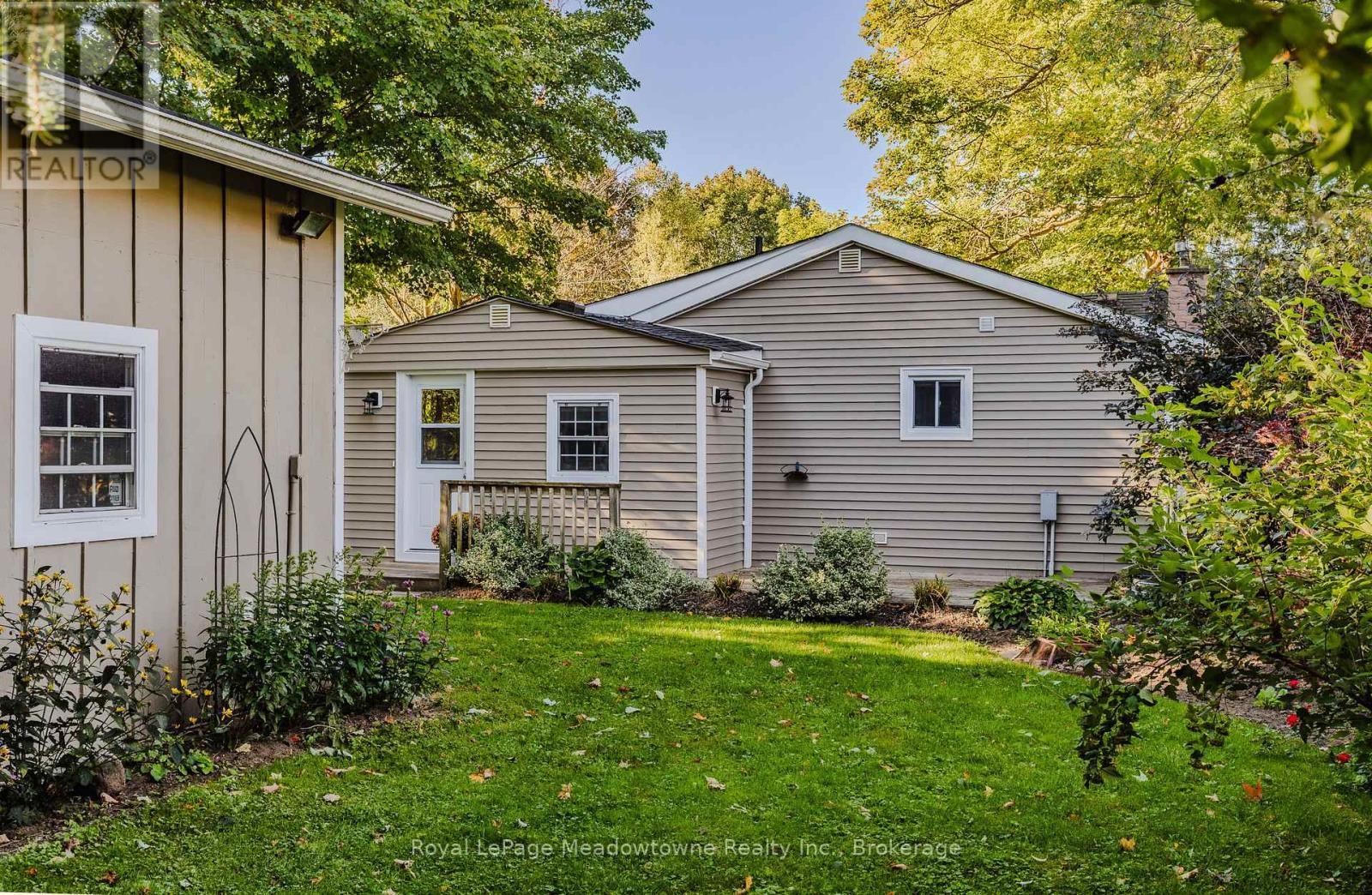 












5013 ERAMOSA-ERIN TOWNLINE

,
Erin,




Ontario
N0B2K0

