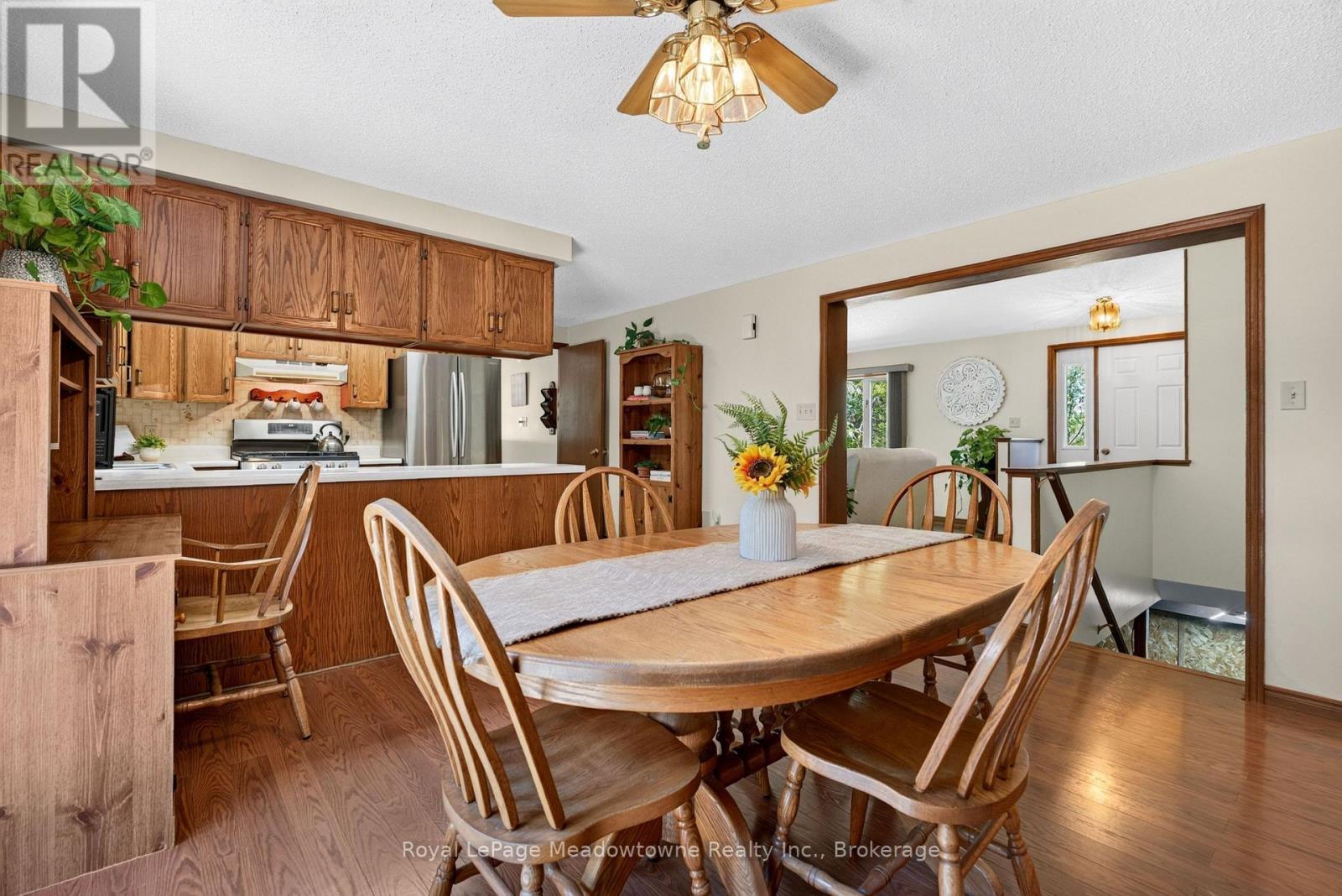 












4095 20 SIDE ROAD

,
Milton (NA Rural Nassagaweya),




Ontario
N0B2K0

