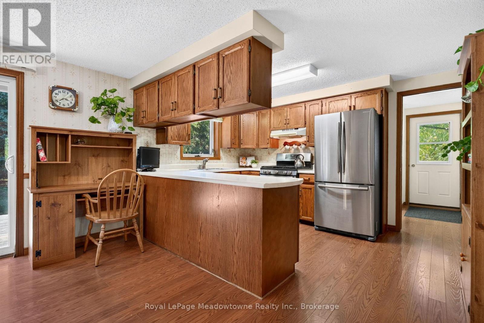 












4095 20 SIDE ROAD

,
Milton (NA Rural Nassagaweya),




Ontario
N0B2K0

