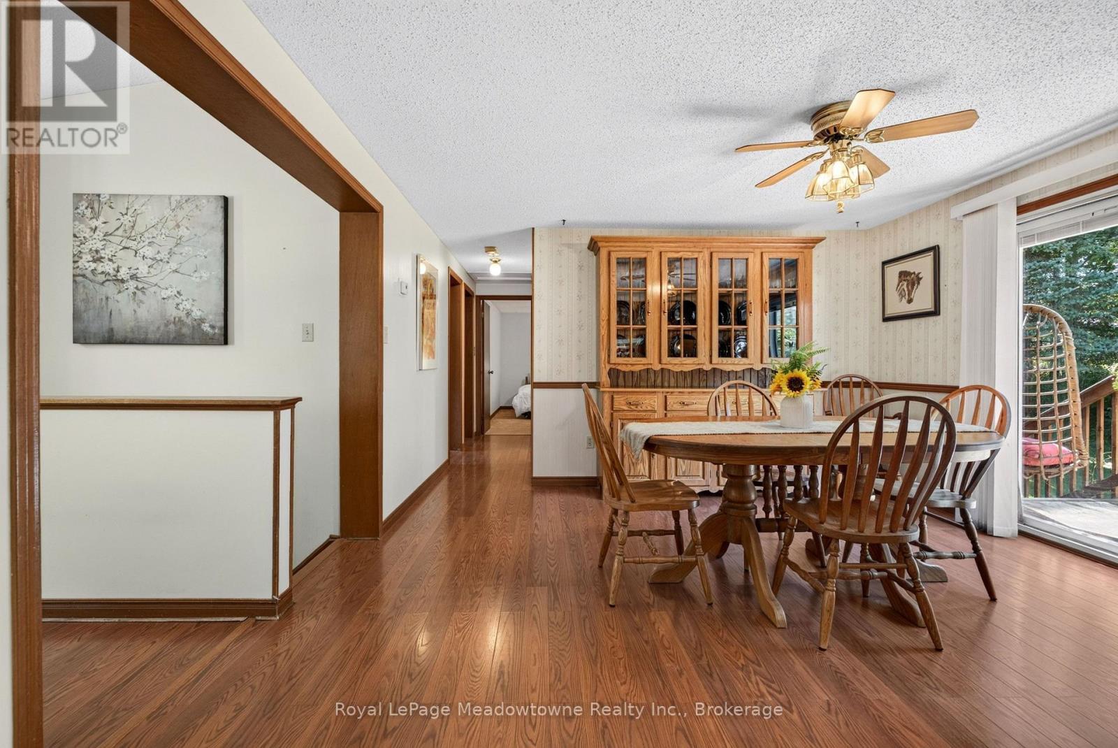 












4095 20 SIDE ROAD

,
Milton (NA Rural Nassagaweya),




Ontario
N0B2K0

