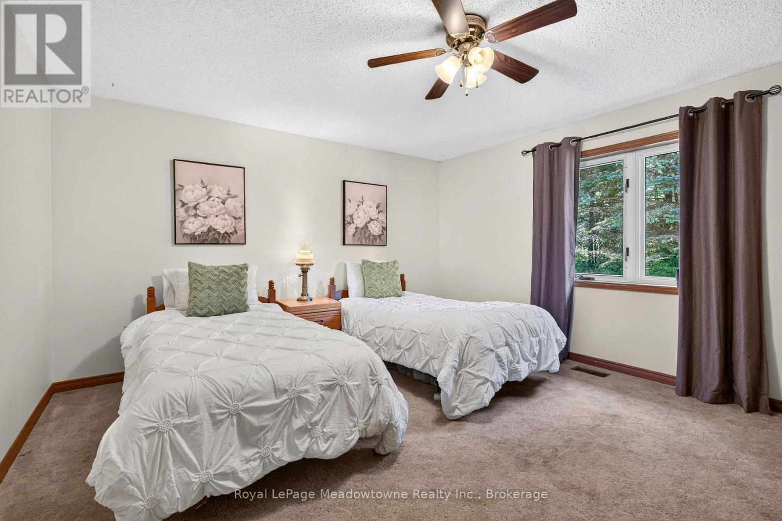 












4095 20 SIDE ROAD

,
Milton (NA Rural Nassagaweya),




Ontario
N0B2K0

