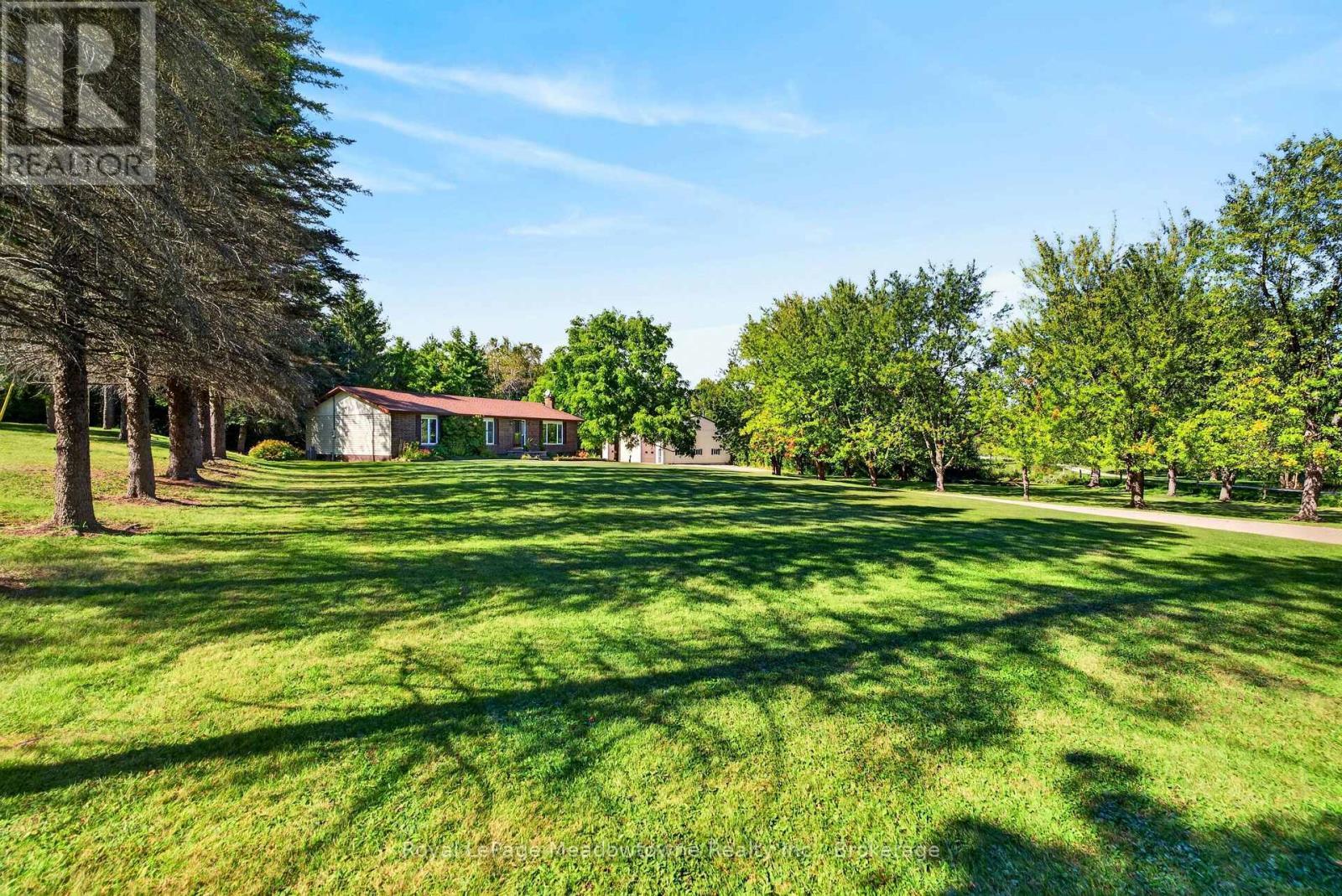 












4095 20 SIDE ROAD

,
Milton (NA Rural Nassagaweya),




Ontario
N0B2K0

