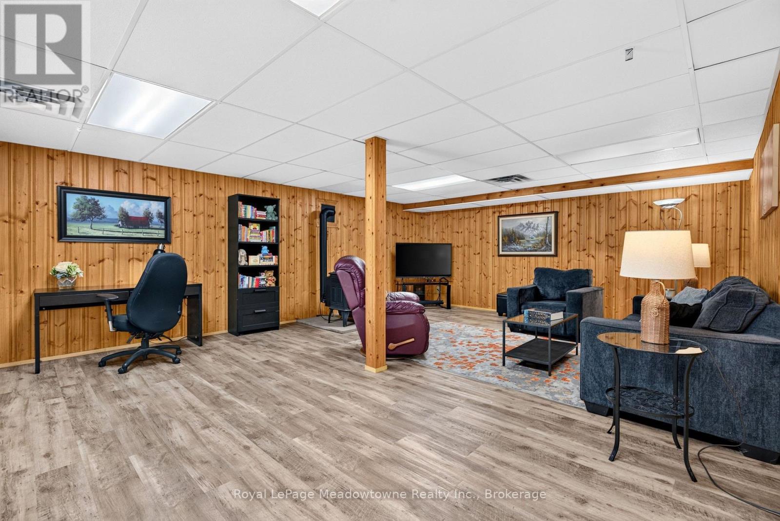












4095 20 SIDE ROAD

,
Milton (NA Rural Nassagaweya),




Ontario
N0B2K0

