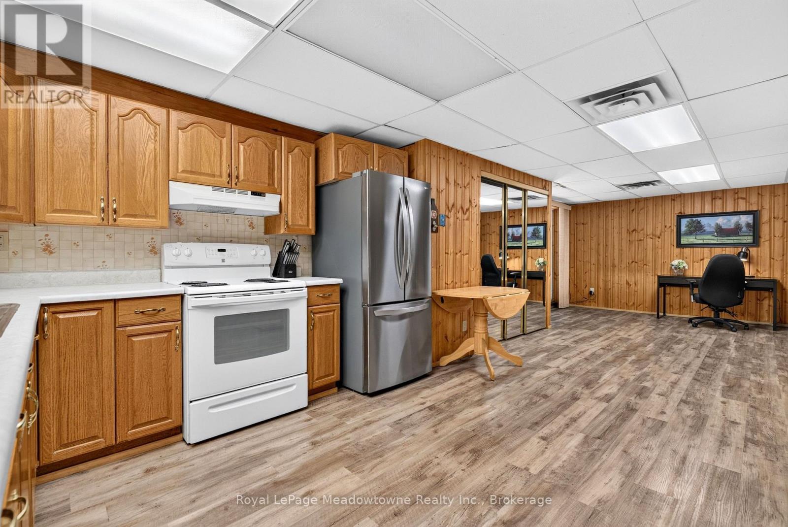 












4095 20 SIDE ROAD

,
Milton (NA Rural Nassagaweya),




Ontario
N0B2K0

