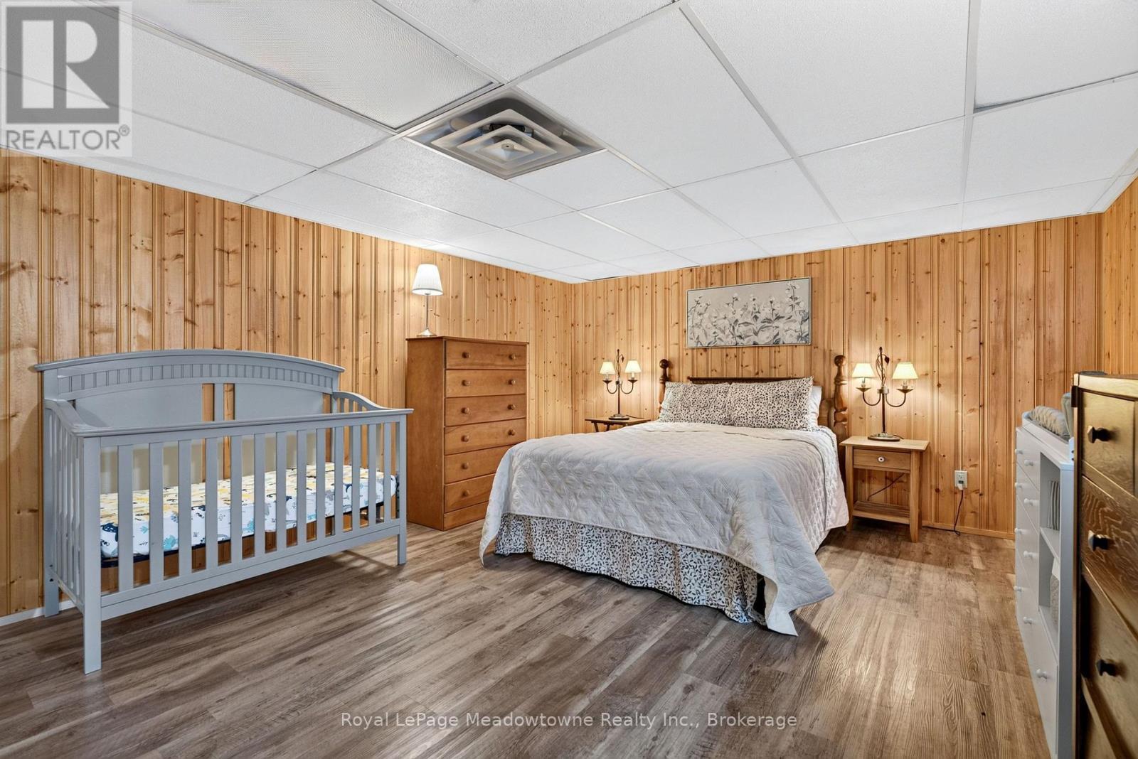 












4095 20 SIDE ROAD

,
Milton (NA Rural Nassagaweya),




Ontario
N0B2K0

