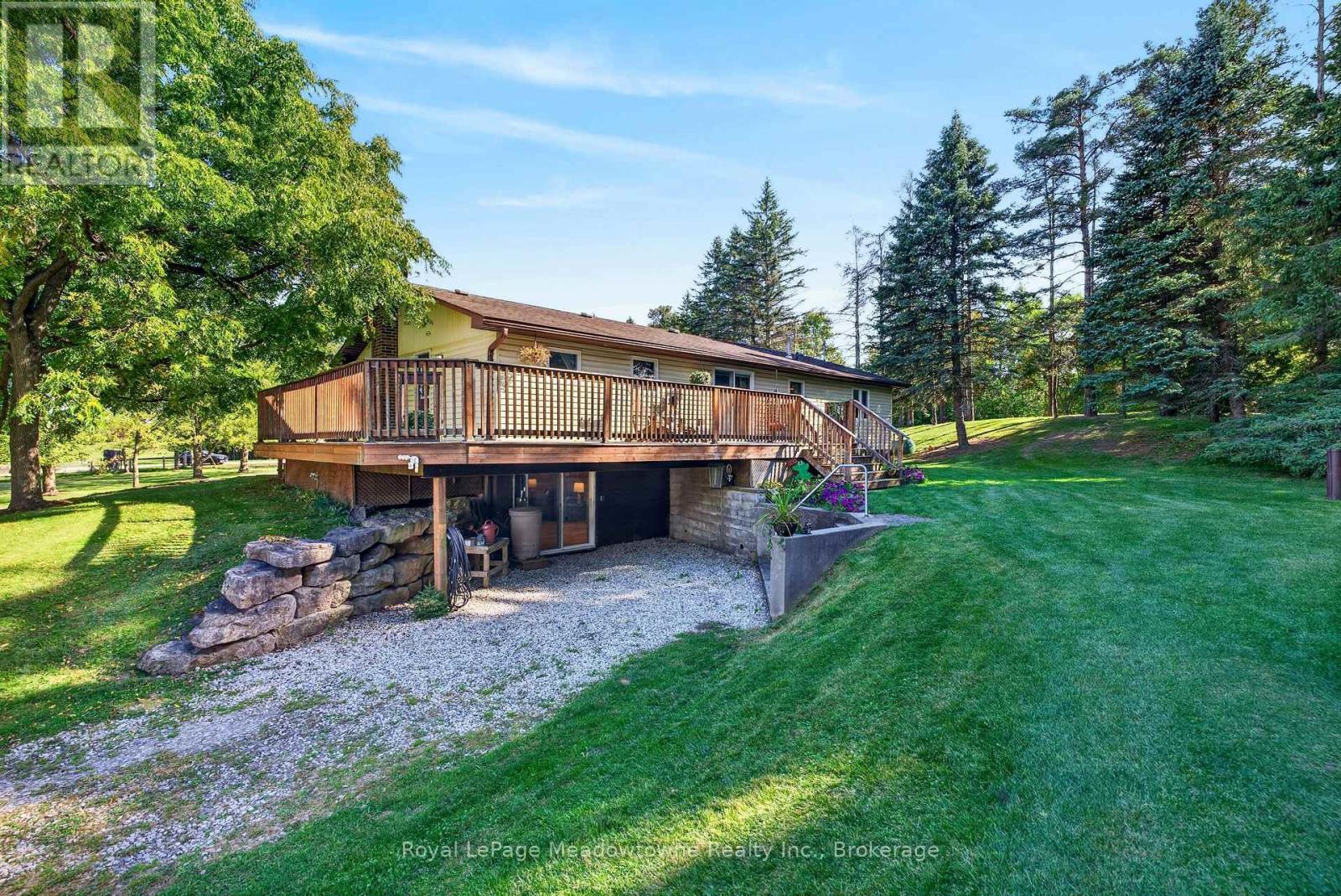 












4095 20 SIDE ROAD

,
Milton (NA Rural Nassagaweya),




Ontario
N0B2K0

