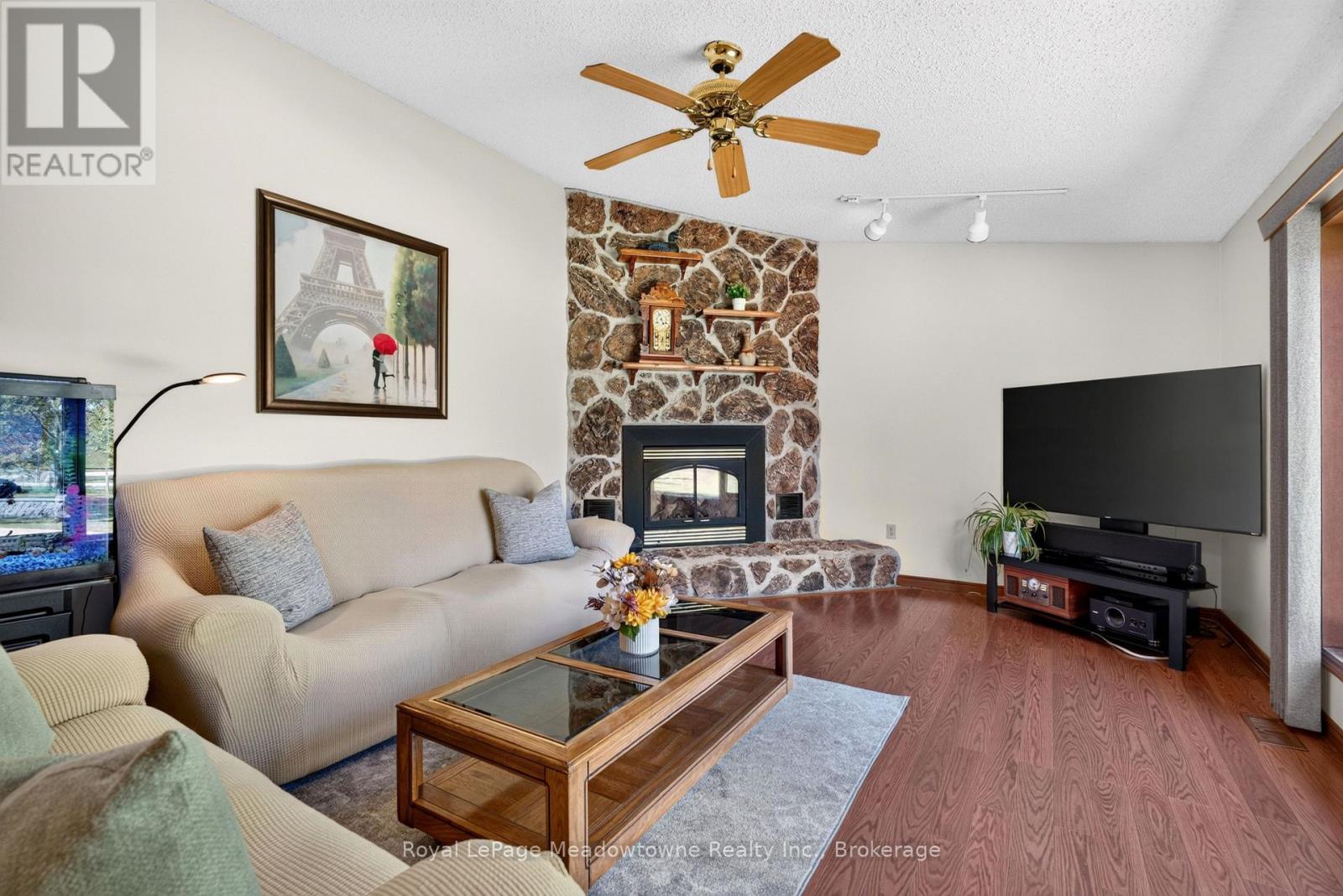 












4095 20 SIDE ROAD

,
Milton (NA Rural Nassagaweya),




Ontario
N0B2K0


