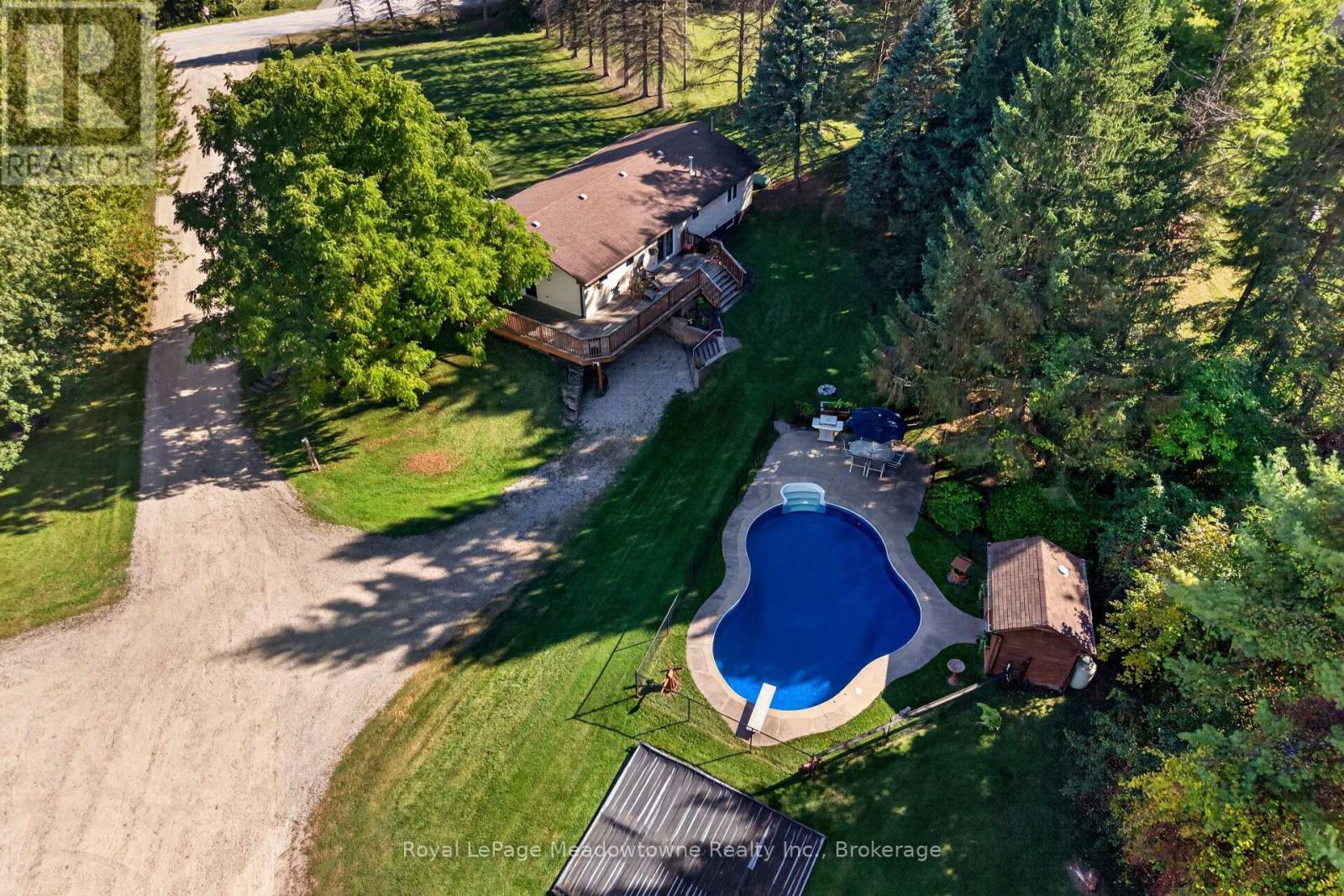 












4095 20 SIDE ROAD

,
Milton (NA Rural Nassagaweya),




Ontario
N0B2K0

