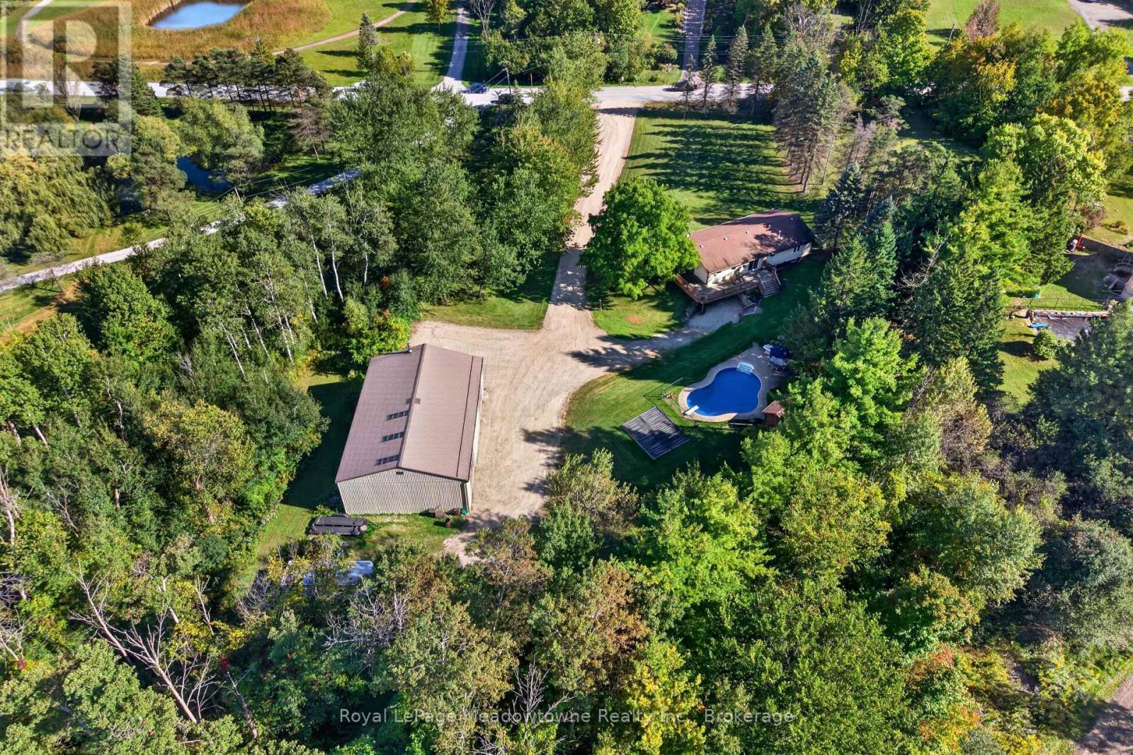 












4095 20 SIDE ROAD

,
Milton (NA Rural Nassagaweya),




Ontario
N0B2K0

