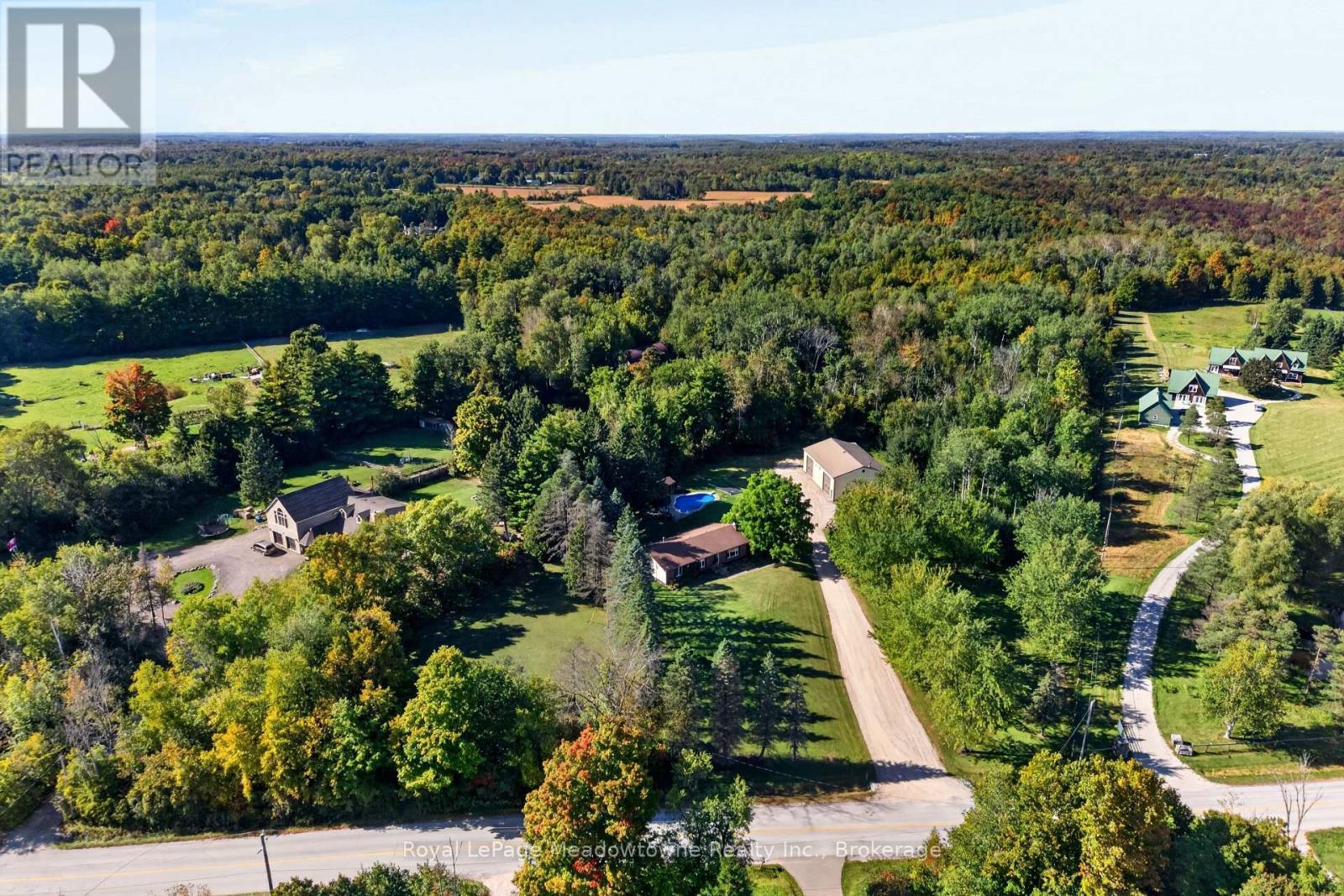












4095 20 SIDE ROAD

,
Milton (NA Rural Nassagaweya),




Ontario
N0B2K0


