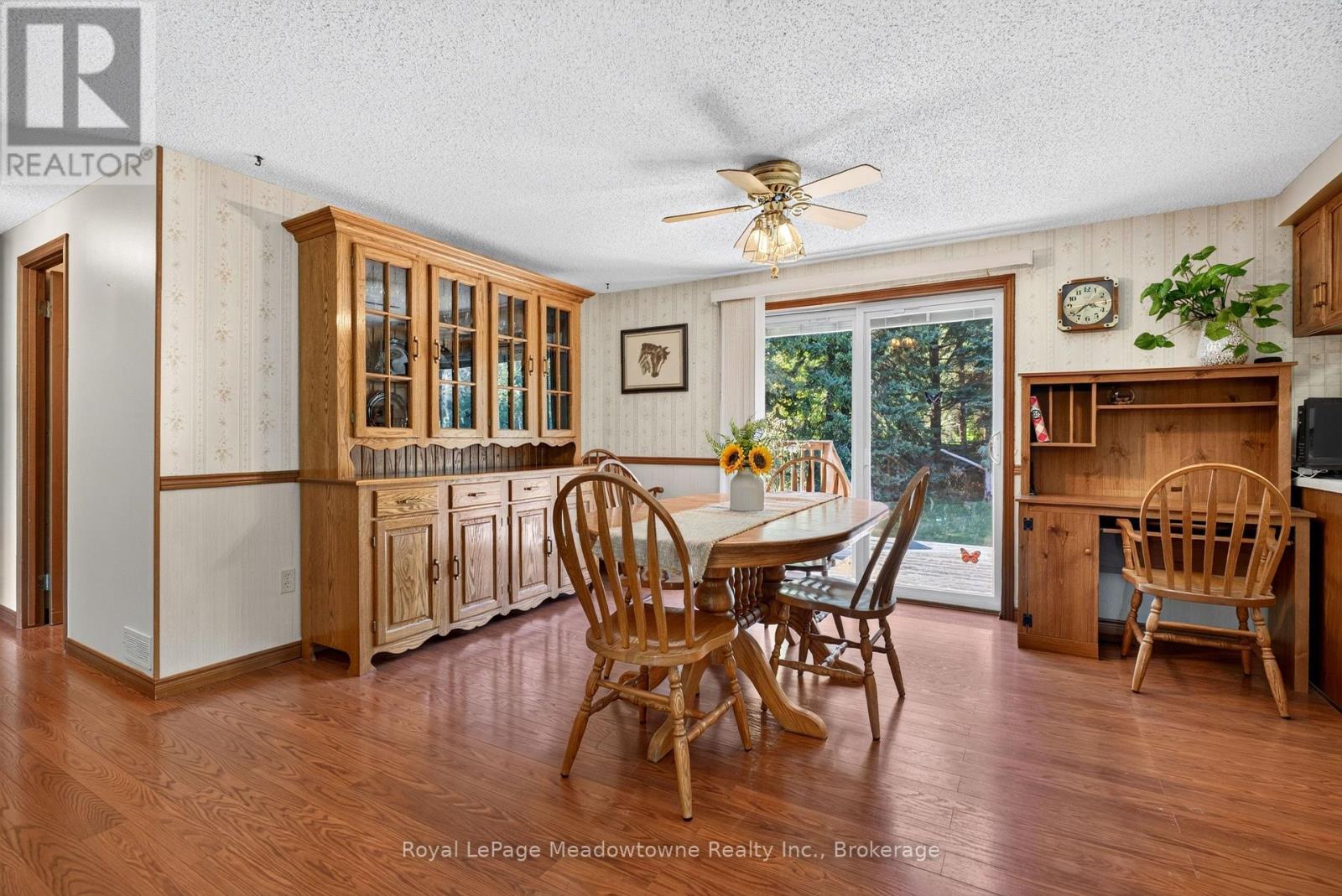 












4095 20 SIDE ROAD

,
Milton (NA Rural Nassagaweya),




Ontario
N0B2K0

