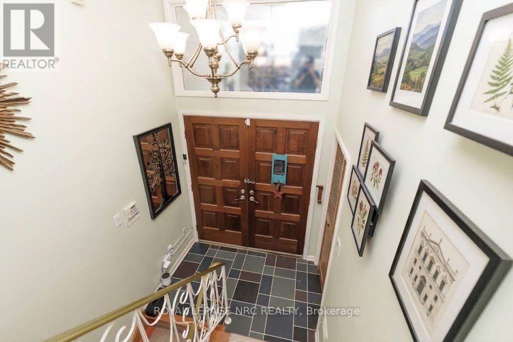 












2 GLENBRAE AVENUE

,
St. Catharines (Burleigh Hill),




Ontario
L2T1V1

