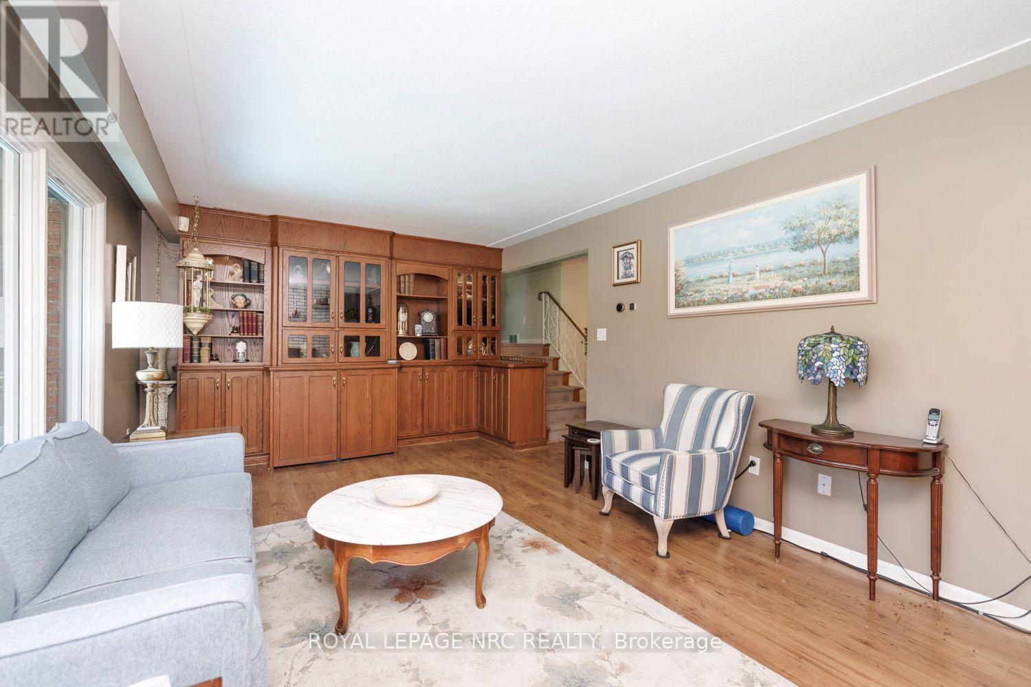 












2 GLENBRAE AVENUE

,
St. Catharines (Burleigh Hill),




Ontario
L2T1V1

