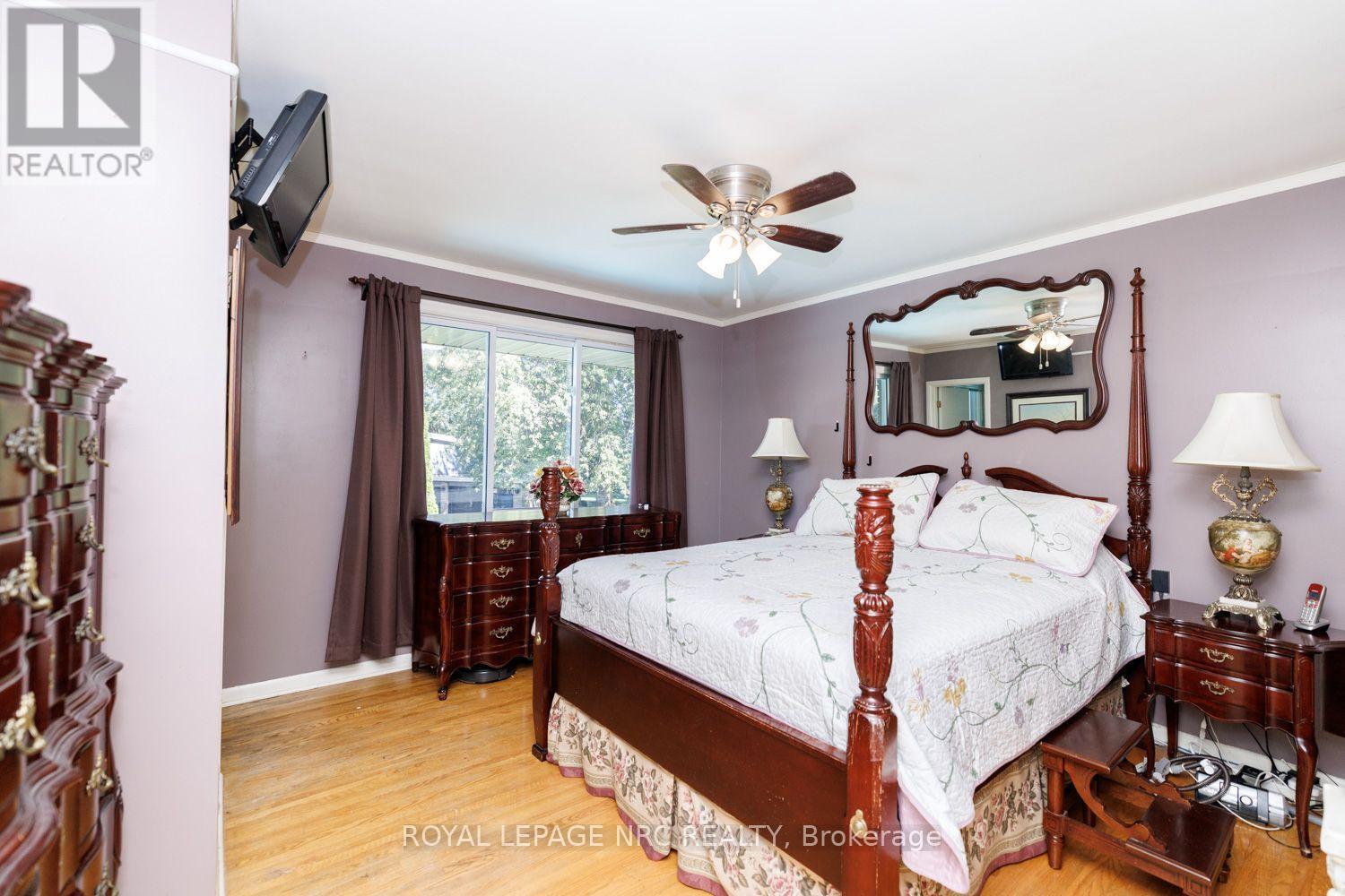 












2 GLENBRAE AVENUE

,
St. Catharines (Burleigh Hill),




Ontario
L2T1V1

