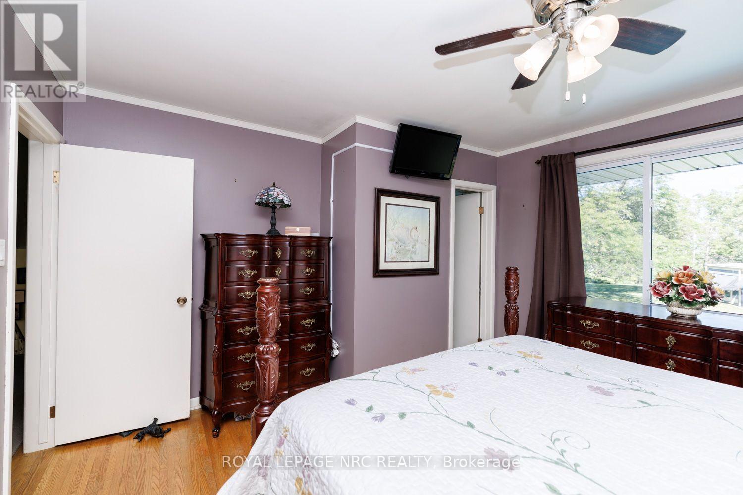 












2 GLENBRAE AVENUE

,
St. Catharines (Burleigh Hill),




Ontario
L2T1V1

