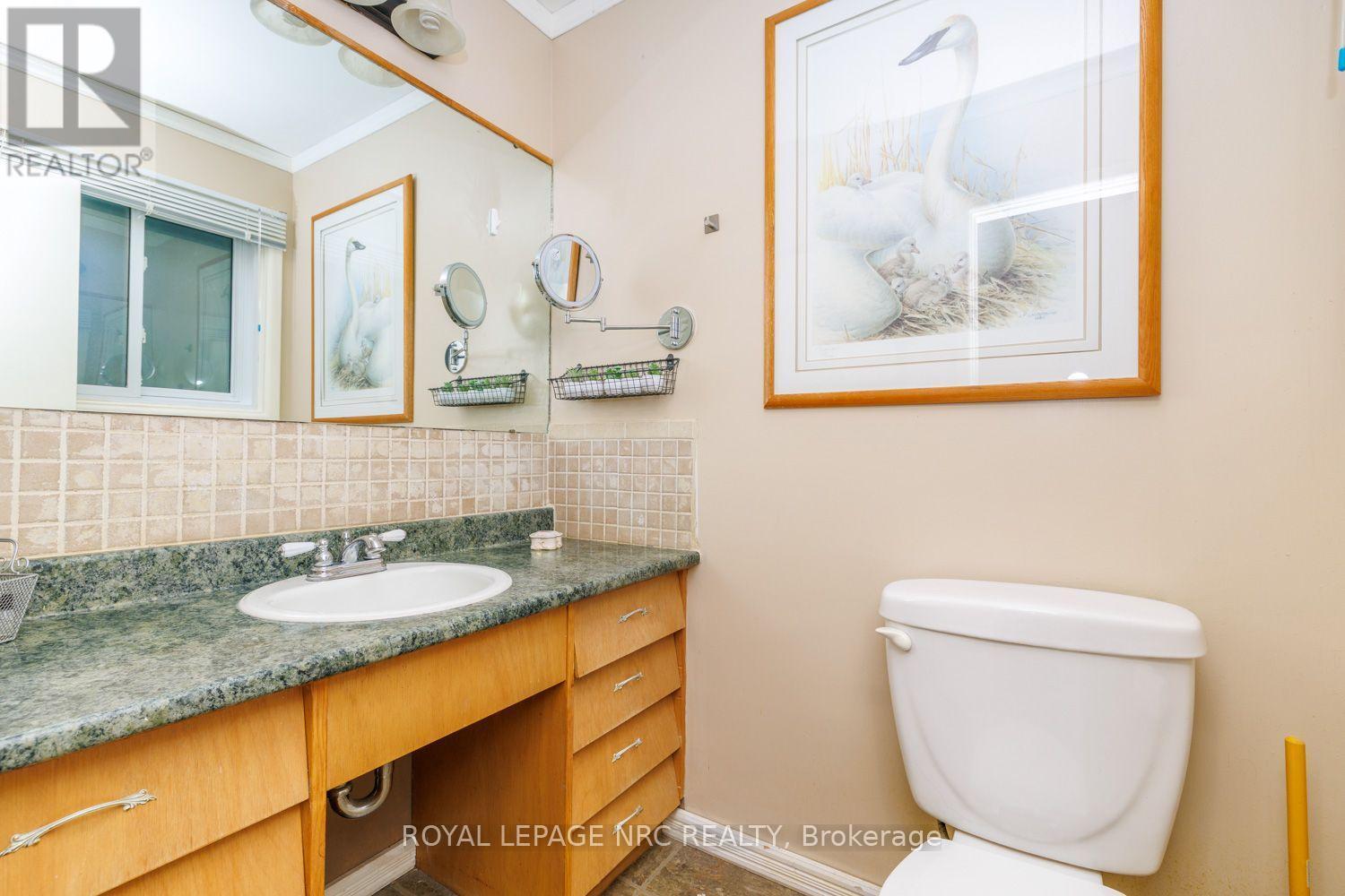 












2 GLENBRAE AVENUE

,
St. Catharines (Burleigh Hill),




Ontario
L2T1V1

