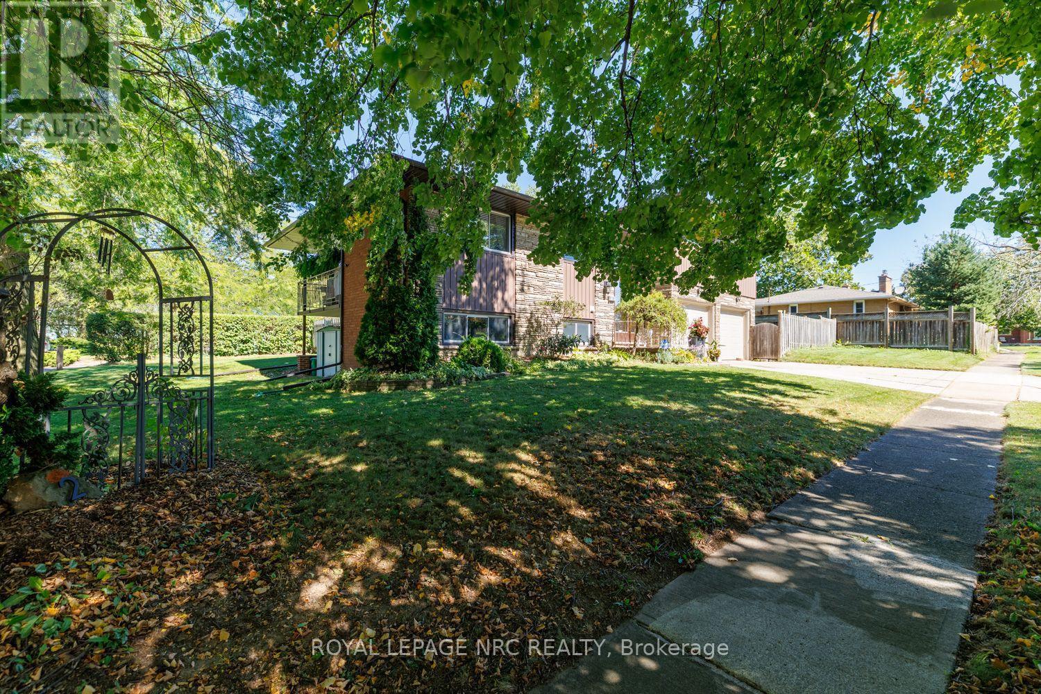 












2 GLENBRAE AVENUE

,
St. Catharines (Burleigh Hill),




Ontario
L2T1V1

