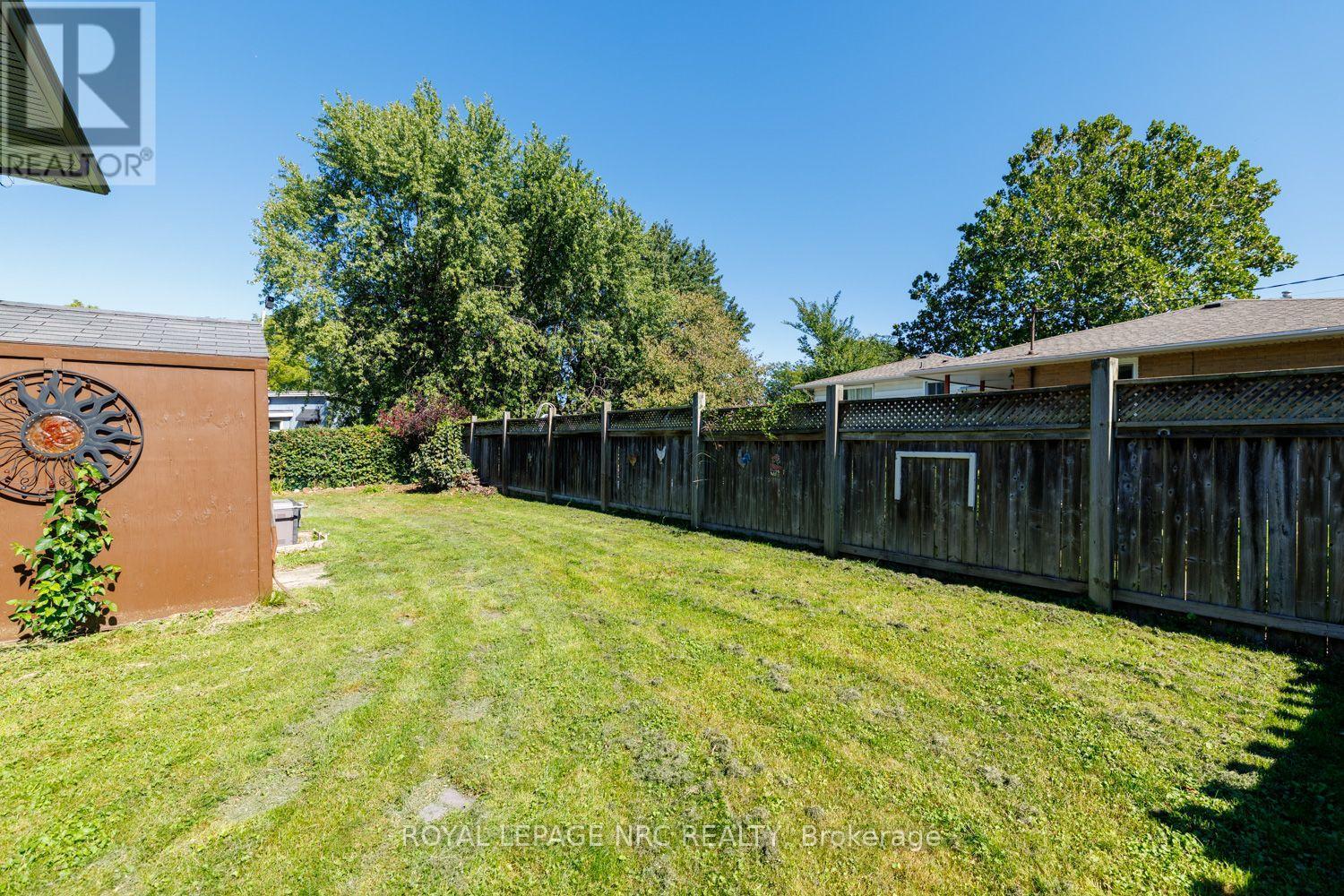 












2 GLENBRAE AVENUE

,
St. Catharines (Burleigh Hill),




Ontario
L2T1V1

