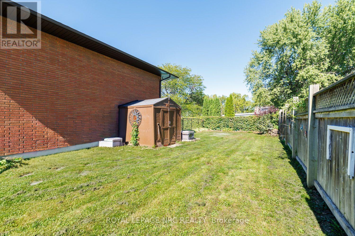 












2 GLENBRAE AVENUE

,
St. Catharines (Burleigh Hill),




Ontario
L2T1V1


