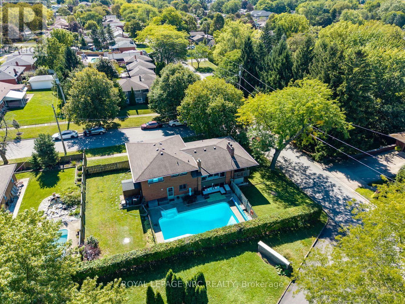 












2 GLENBRAE AVENUE

,
St. Catharines (Burleigh Hill),




Ontario
L2T1V1

