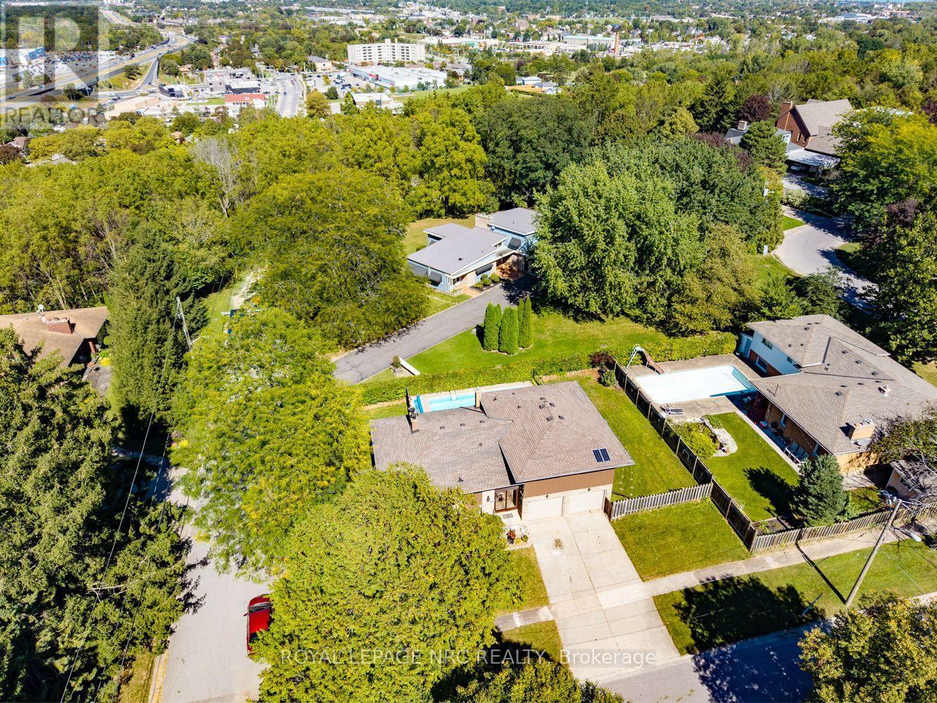 












2 GLENBRAE AVENUE

,
St. Catharines (Burleigh Hill),




Ontario
L2T1V1

