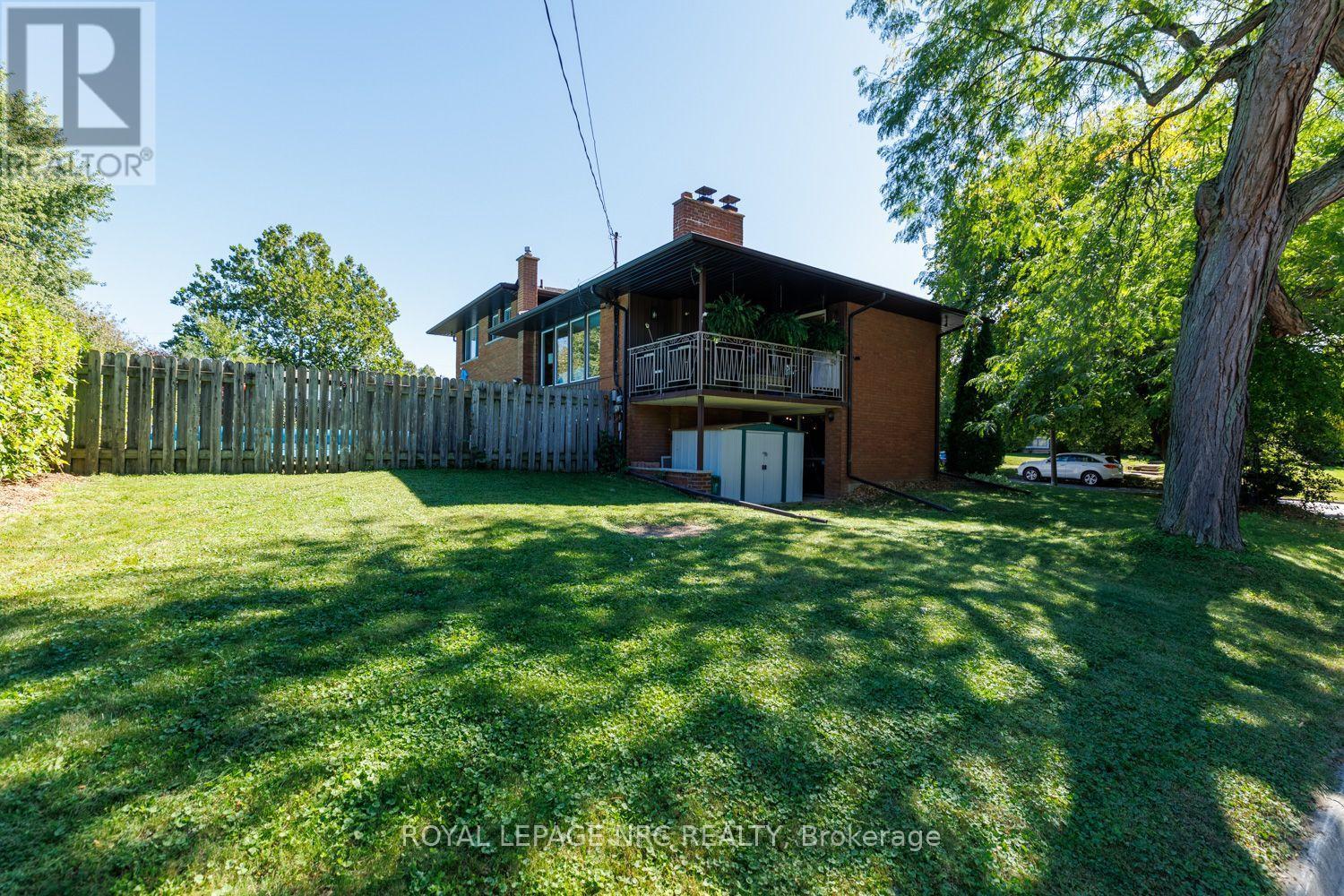 












2 GLENBRAE AVENUE

,
St. Catharines (Burleigh Hill),




Ontario
L2T1V1


