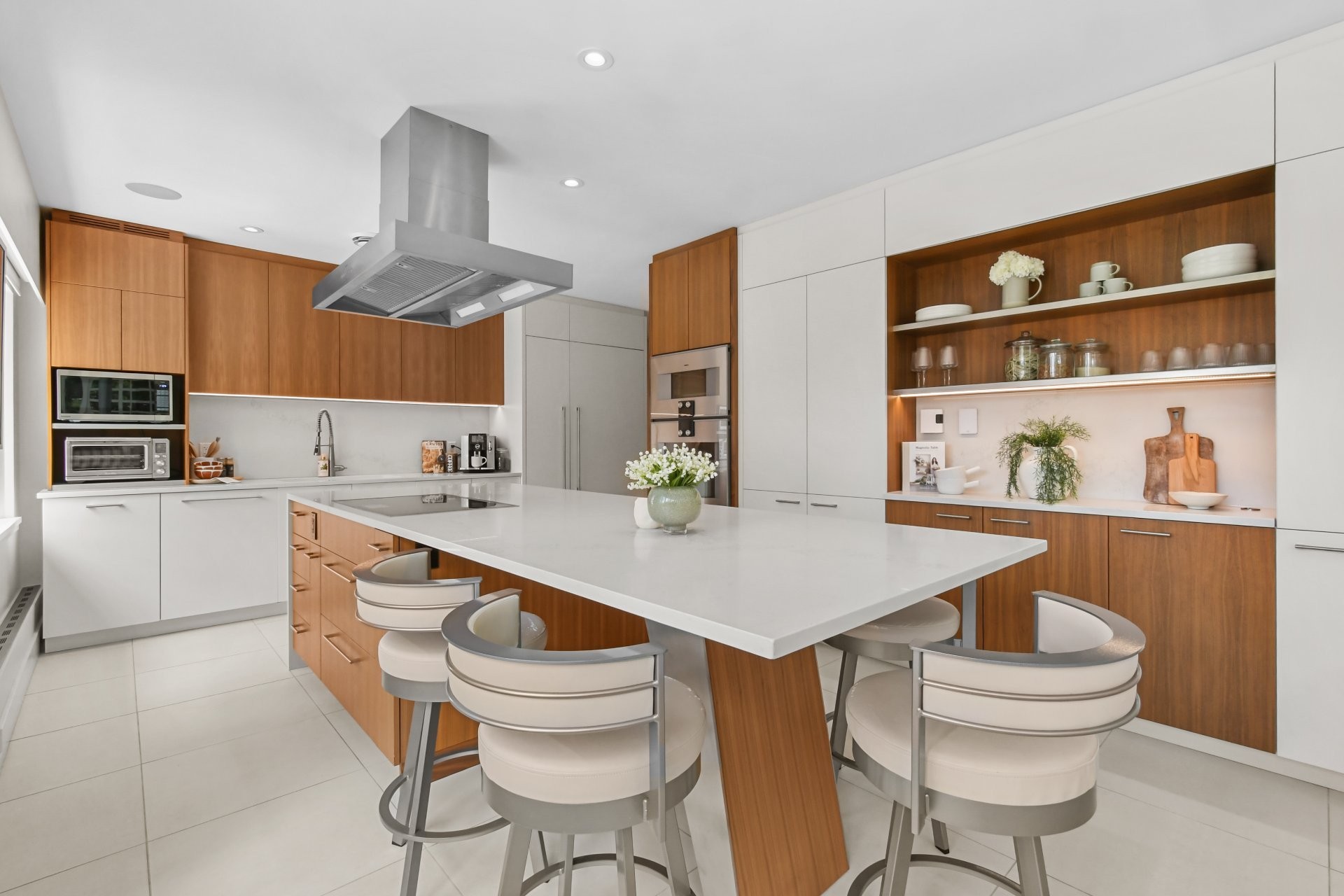 









1670


Ch. Markham

,
Mont-Royal,




QC
H3P3B2

