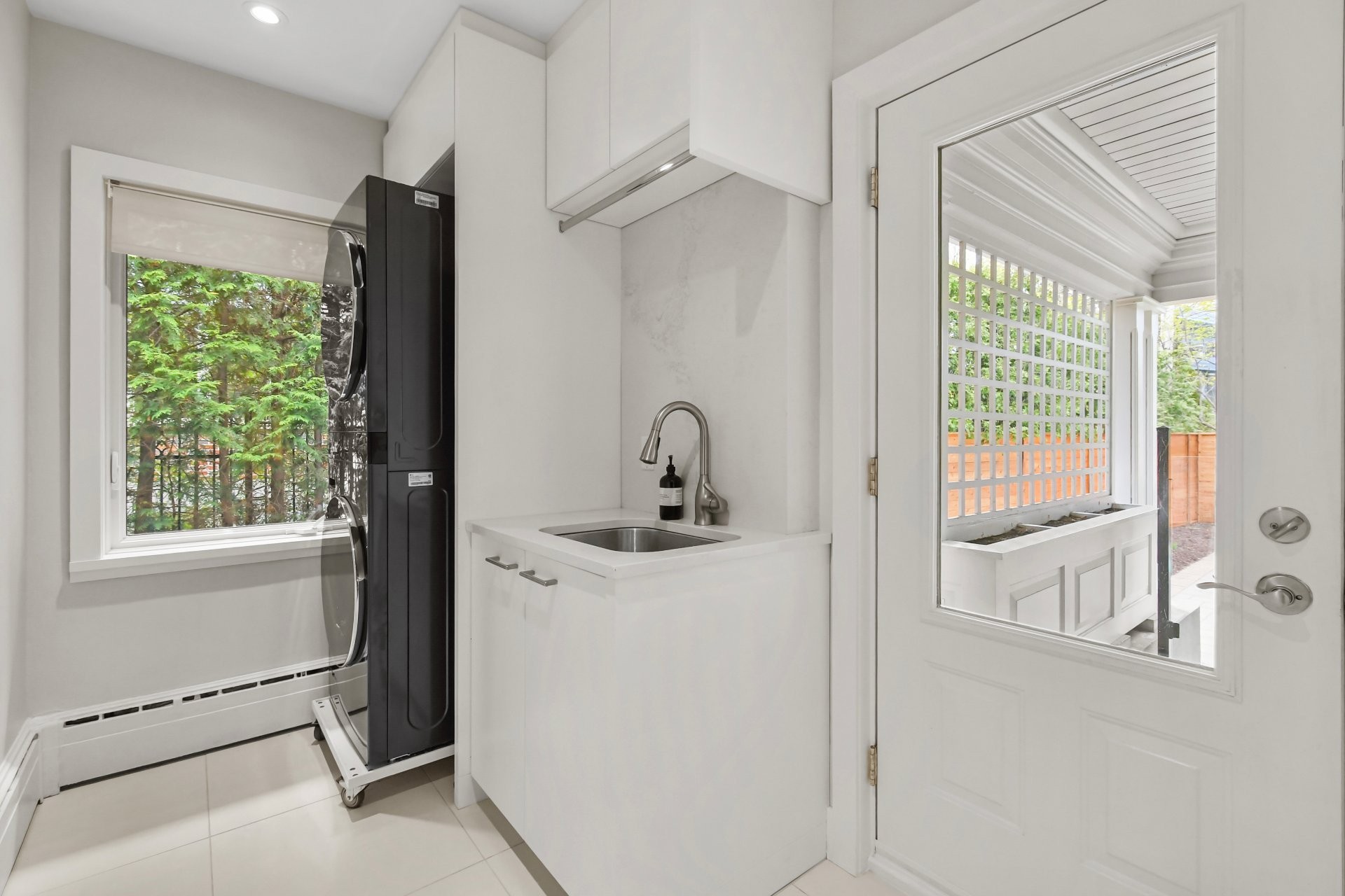 









1670


Ch. Markham

,
Mont-Royal,




QC
H3P3B2

