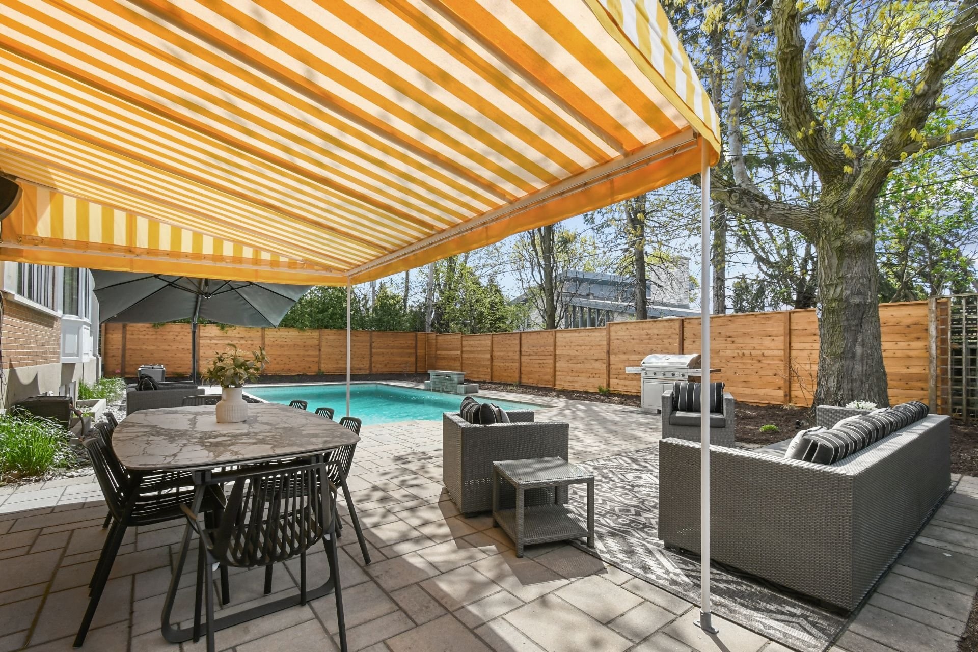 









1670


Ch. Markham

,
Mont-Royal,




QC
H3P3B2

